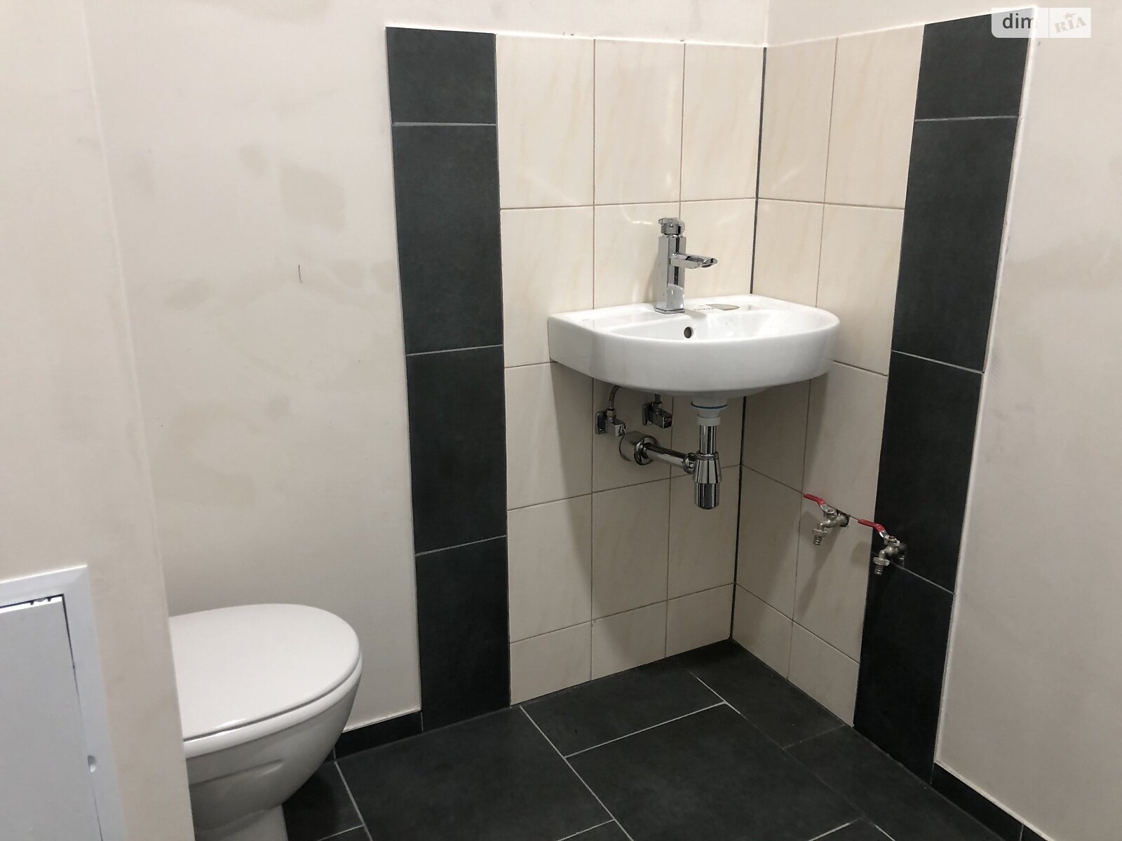 Коммерческое помещение в Ивано-Франковске, сдам в аренду по Юліана Пелеша (Крайковского) улица 3 корпус 1, район Княгинин, цена: 41 500 грн за объект фото 1 Коммерческое помещение в Ивано-Франковске, сдам в аренду по Юліана Пелеша (Крайковского) улица 3 корпус 1, район Княгинин, цена: 41 500 грн за объект фото 1