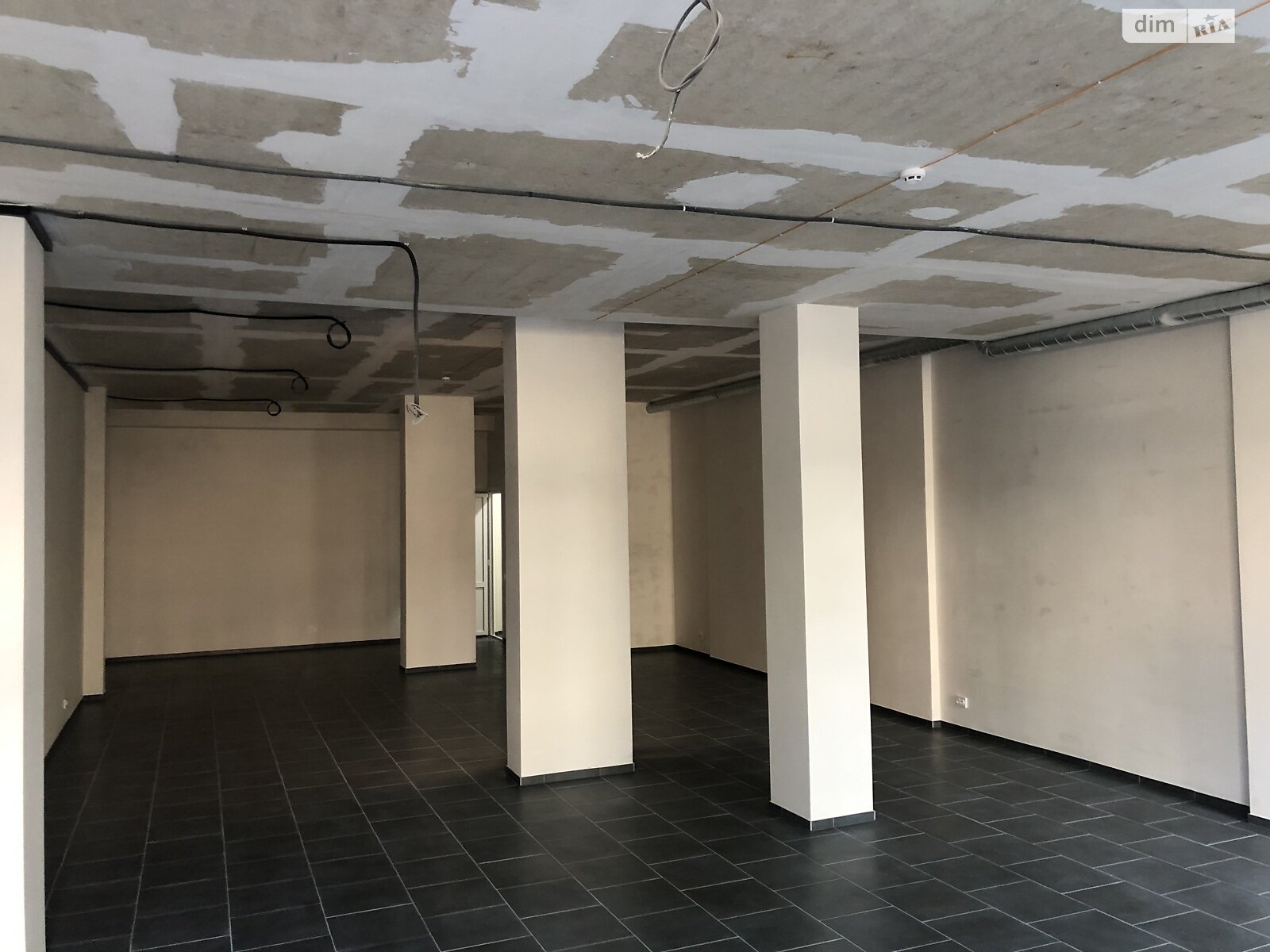 Коммерческое помещение в Ивано-Франковске, сдам в аренду по Юліана Пелеша (Крайковского) улица 3 корпус 1, район Княгинин, цена: 41 500 грн за объект фото 1 Коммерческое помещение в Ивано-Франковске, сдам в аренду по Юліана Пелеша (Крайковского) улица 3 корпус 1, район Княгинин, цена: 41 500 грн за объект фото 1