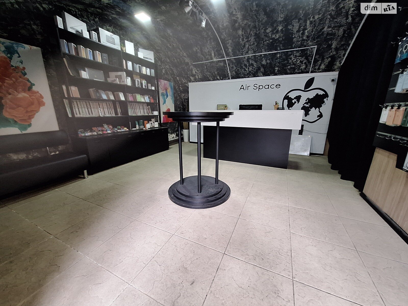 Коммерческое помещение в Ивано-Франковске, сдам в аренду по Вячеслава Черновола улица, район Коновальца Чорновола, цена: 8 500 грн за объект фото 1 Коммерческое помещение в Ивано-Франковске, сдам в аренду по Вячеслава Черновола улица, район Коновальца Чорновола, цена: 8 500 грн за объект фото 1