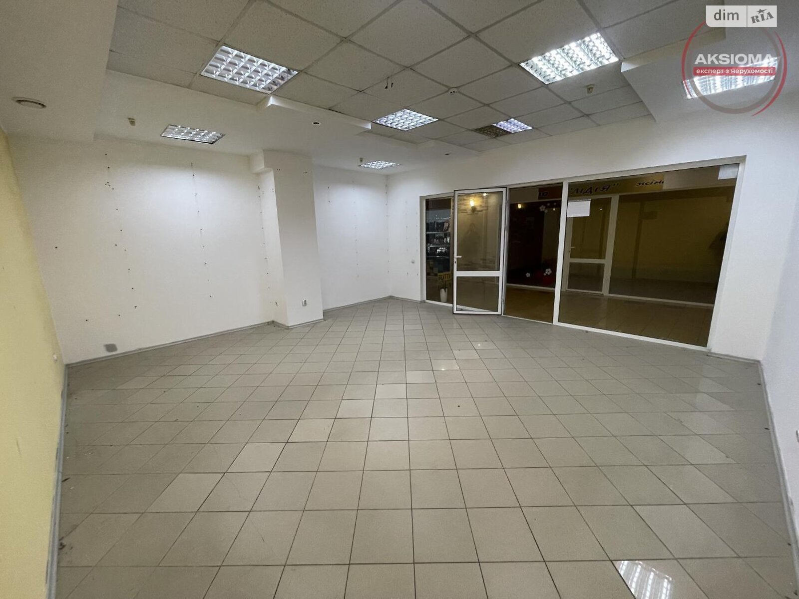 Комерційне приміщення в Івано-Франківську, здам в оренду по Дністровська вулиця, район Центр, ціна: 5 000 грн за об’єкт фото 1 Комерційне приміщення в Івано-Франківську, здам в оренду по Дністровська вулиця, район Центр, ціна: 5 000 грн за об’єкт фото 1
