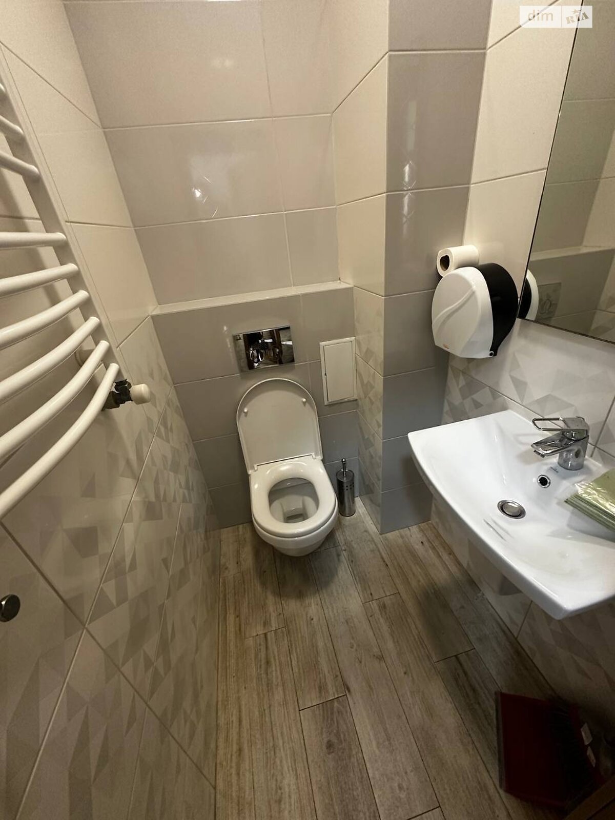 Коммерческое помещение в Ивано-Франковске, сдам в аренду по Драгоманова улица, район Центр, цена: 42 250 грн за объект фото 1