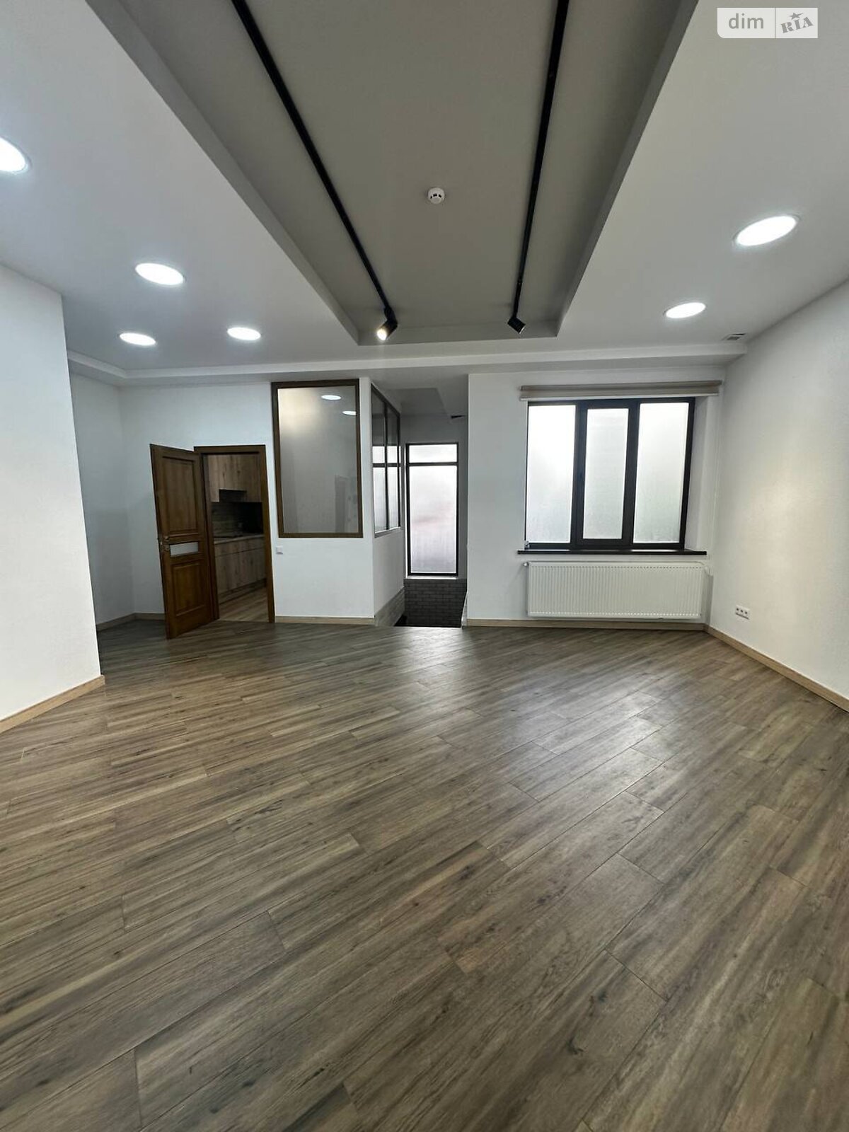 Коммерческое помещение в Ивано-Франковске, сдам в аренду по Драгоманова улица, район Центр, цена: 42 250 грн за объект фото 1