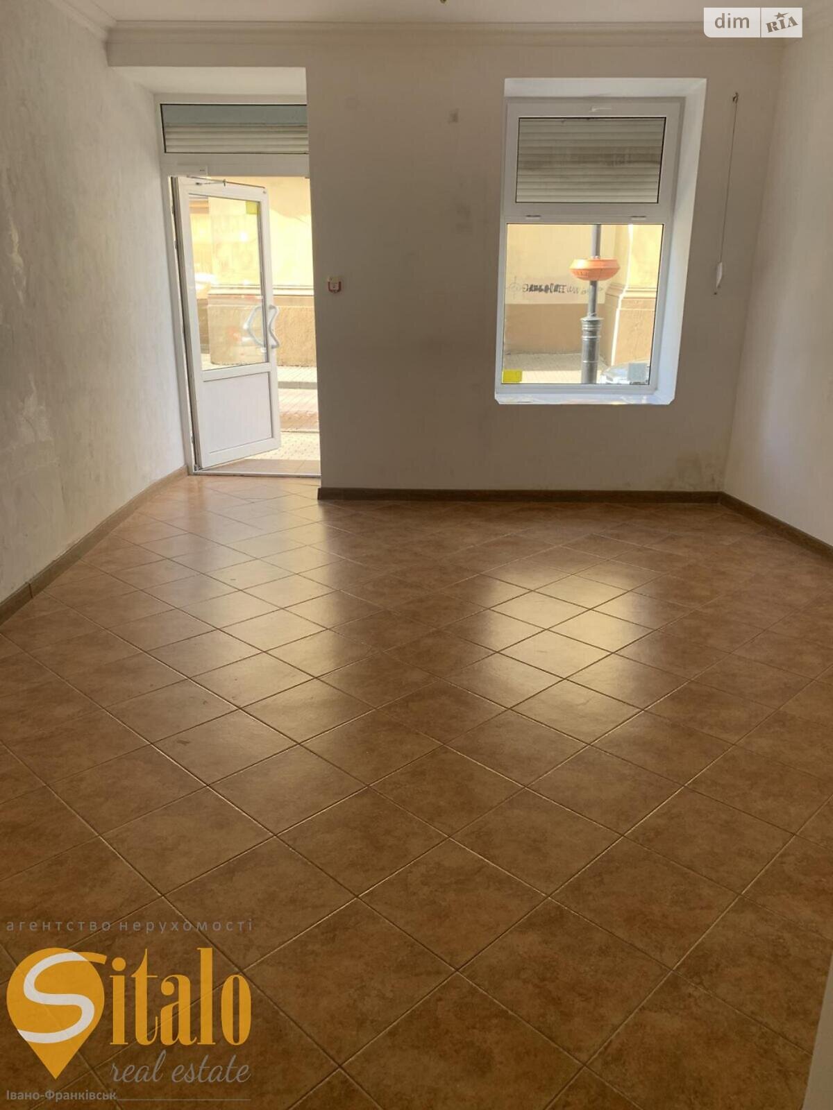 Комерційне приміщення в Івано-Франківську, здам в оренду по Галицька вулиця 35, район Центр, ціна: 12 000 грн за об’єкт фото 1 Комерційне приміщення в Івано-Франківську, здам в оренду по Галицька вулиця 35, район Центр, ціна: 12 000 грн за об’єкт фото 1