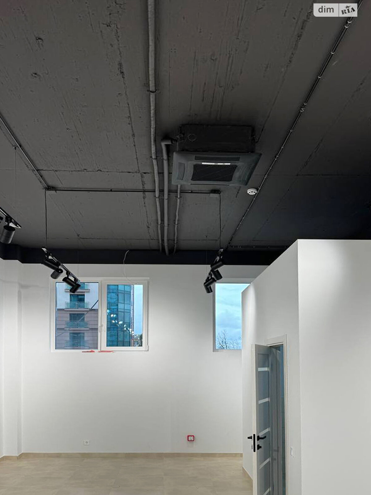 Комерційне приміщення в Івано-Франківську, здам в оренду по Гетьмана Івана Мазепи вулиця 160А, район Центр, ціна: 68 769 грн за об’єкт фото 1