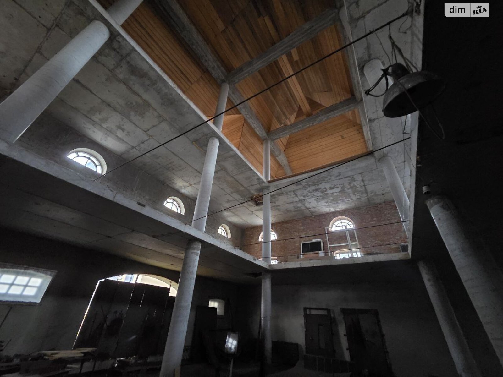 Коммерческое помещение в Ивано-Франковске, сдам в аренду по Кардинала Любомира Гузара улица 28, район Центр, цена: 141 960 грн за объект фото 1 Коммерческое помещение в Ивано-Франковске, сдам в аренду по Кардинала Любомира Гузара улица 28, район Центр, цена: 141 960 грн за объект фото 1