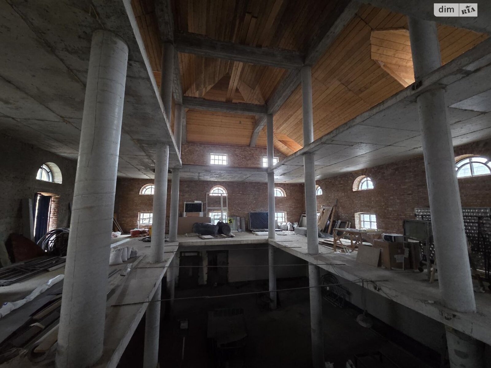 Коммерческое помещение в Ивано-Франковске, сдам в аренду по Кардинала Любомира Гузара улица 28, район Центр, цена: 141 960 грн за объект фото 1 Коммерческое помещение в Ивано-Франковске, сдам в аренду по Кардинала Любомира Гузара улица 28, район Центр, цена: 141 960 грн за объект фото 1