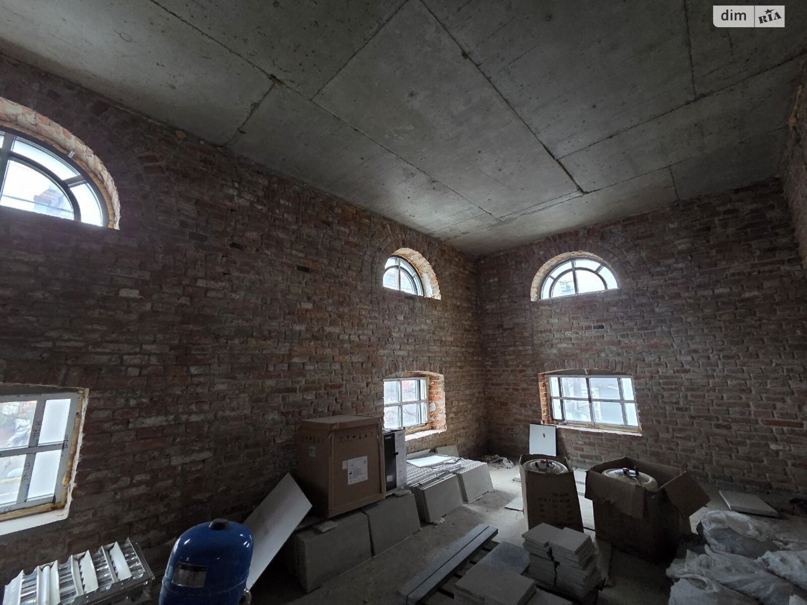 Коммерческое помещение в Ивано-Франковске, сдам в аренду по Кардинала Любомира Гузара улица 28, район Центр, цена: 141 960 грн за объект фото 1 Коммерческое помещение в Ивано-Франковске, сдам в аренду по Кардинала Любомира Гузара улица 28, район Центр, цена: 141 960 грн за объект фото 1