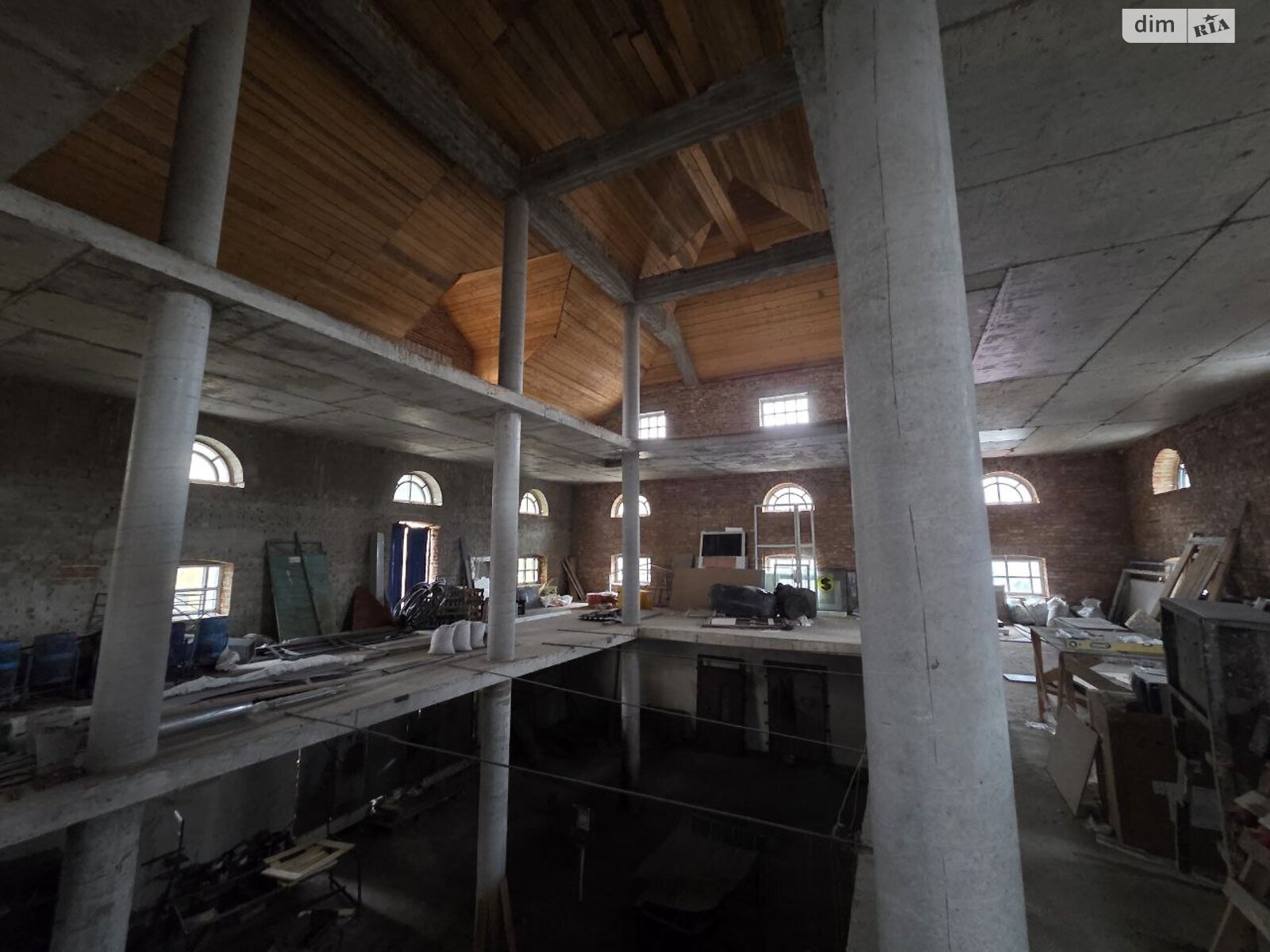 Коммерческое помещение в Ивано-Франковске, сдам в аренду по Кардинала Любомира Гузара улица 28, район Центр, цена: 141 960 грн за объект фото 1 Коммерческое помещение в Ивано-Франковске, сдам в аренду по Кардинала Любомира Гузара улица 28, район Центр, цена: 141 960 грн за объект фото 1