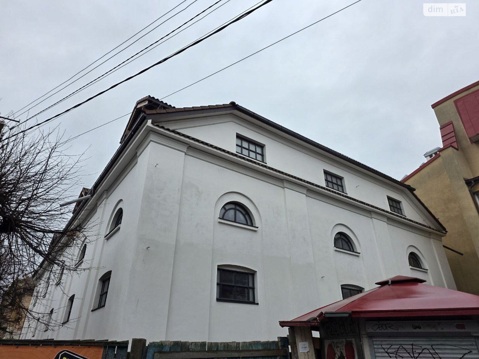 Коммерческое помещение в Ивано-Франковске, сдам в аренду по Кардинала Любомира Гузара улица 28, район Центр, цена: 141 960 грн за объект фото 1 Коммерческое помещение в Ивано-Франковске, сдам в аренду по Кардинала Любомира Гузара улица 28, район Центр, цена: 141 960 грн за объект фото 1