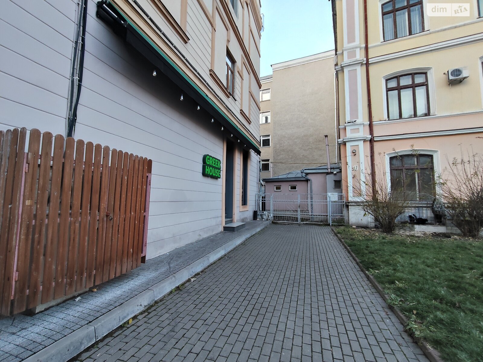 Комерційне приміщення в Івано-Франківську, здам в оренду по Незалежності вулиця 15, район Центр, ціна: 60 000 грн за об’єкт фото 1