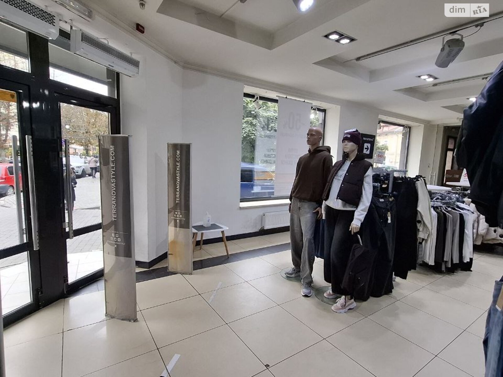 Комерційне приміщення в Івано-Франківську, здам в оренду по Ринок площа 18, район Центр, ціна: 248 980 грн за об’єкт фото 1