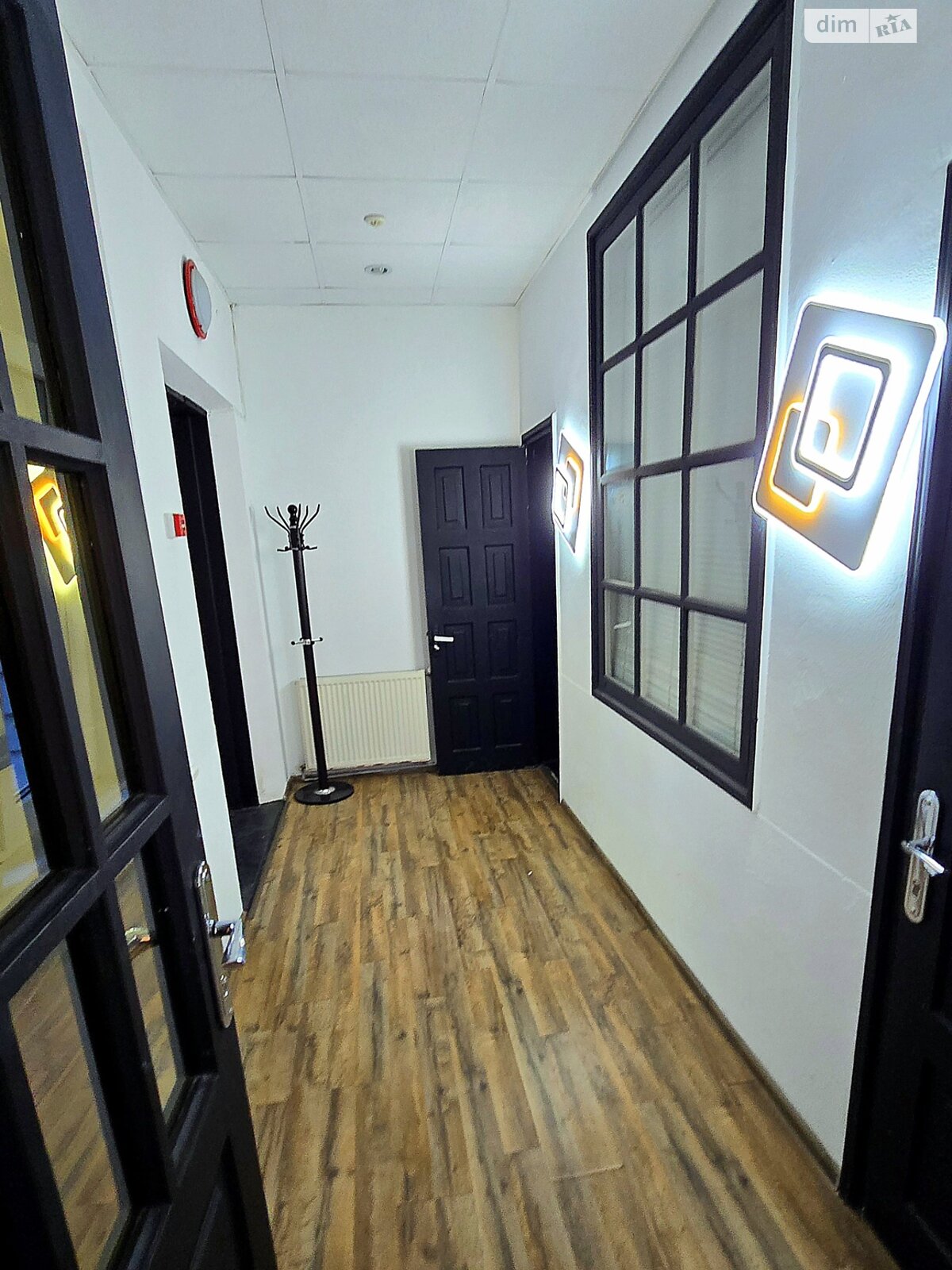 Комерційне приміщення в Івано-Франківську, здам в оренду по В’ячеслава Чорновола вулиця 20А, район Центр, ціна: 37 550 грн за об’єкт фото 1 Комерційне приміщення в Івано-Франківську, здам в оренду по В’ячеслава Чорновола вулиця 20А, район Центр, ціна: 37 550 грн за об’єкт фото 1