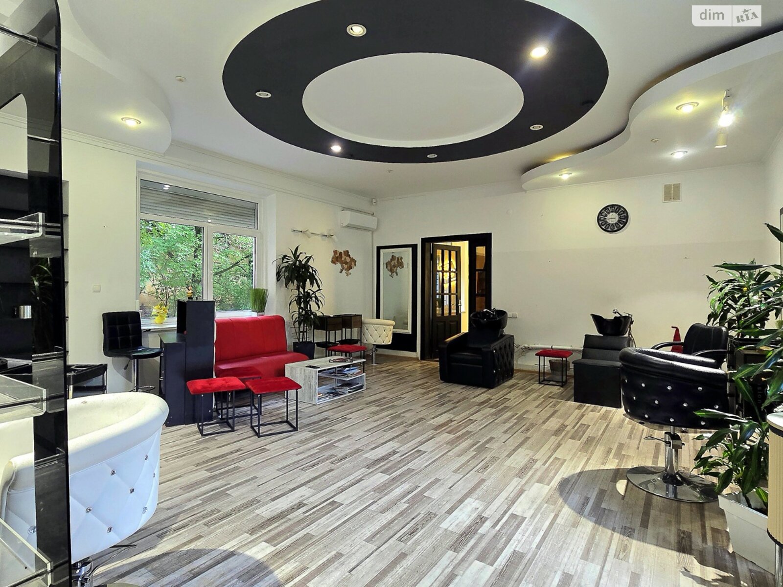 Комерційне приміщення в Івано-Франківську, здам в оренду по В’ячеслава Чорновола вулиця 20А, район Центр, ціна: 37 550 грн за об’єкт фото 1 Комерційне приміщення в Івано-Франківську, здам в оренду по В’ячеслава Чорновола вулиця 20А, район Центр, ціна: 37 550 грн за об’єкт фото 1