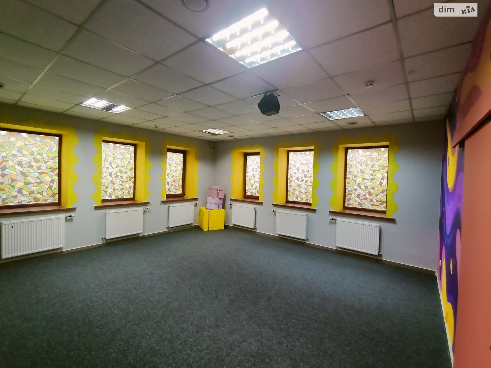 Комерційне приміщення в Івано-Франківську, здам в оренду по В’ячеслава Чорновола вулиця 82, район Центр, ціна: 24 675 грн за об’єкт фото 1