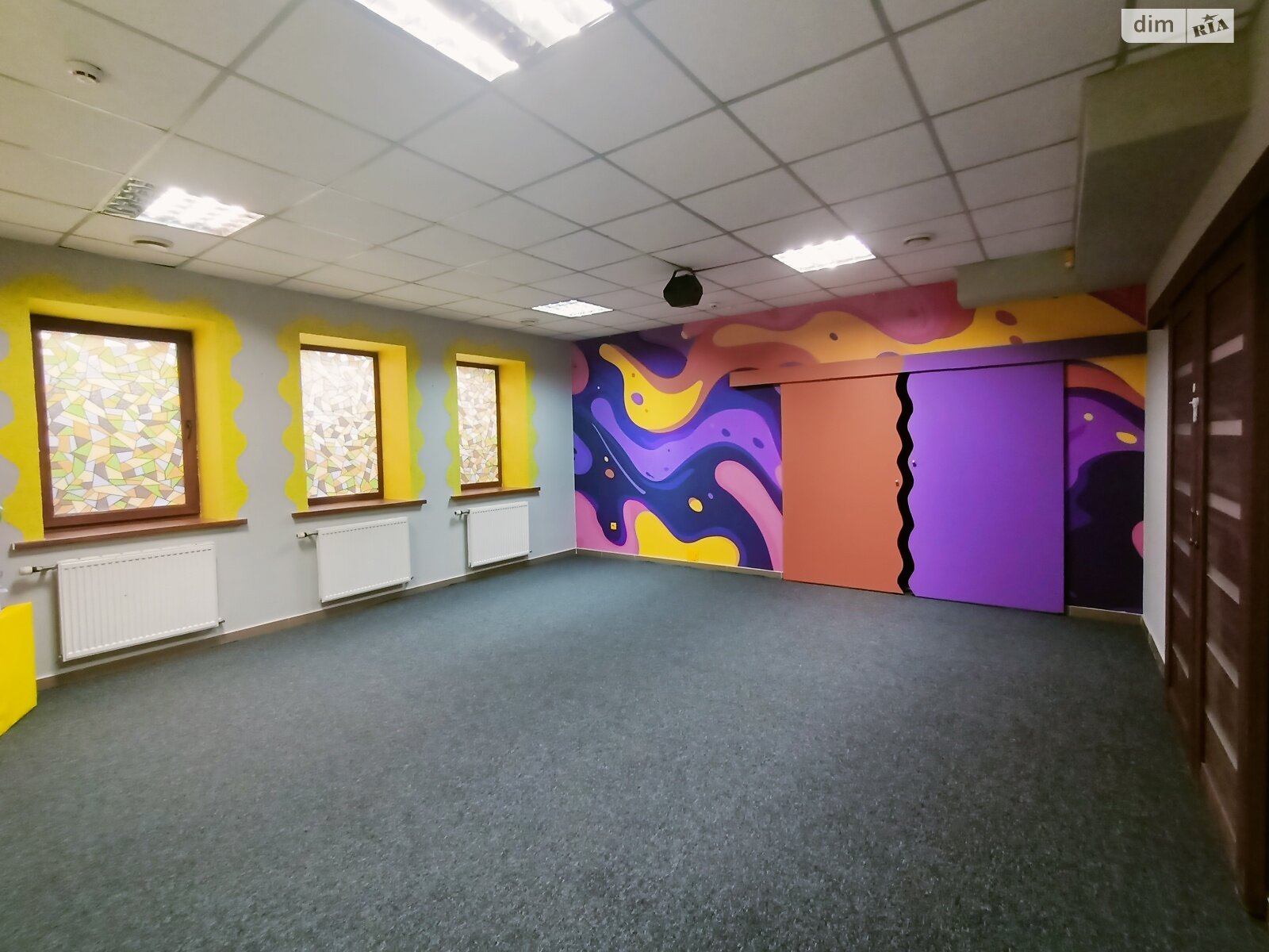 Комерційне приміщення в Івано-Франківську, здам в оренду по В’ячеслава Чорновола вулиця 82, район Центр, ціна: 24 675 грн за об’єкт фото 1