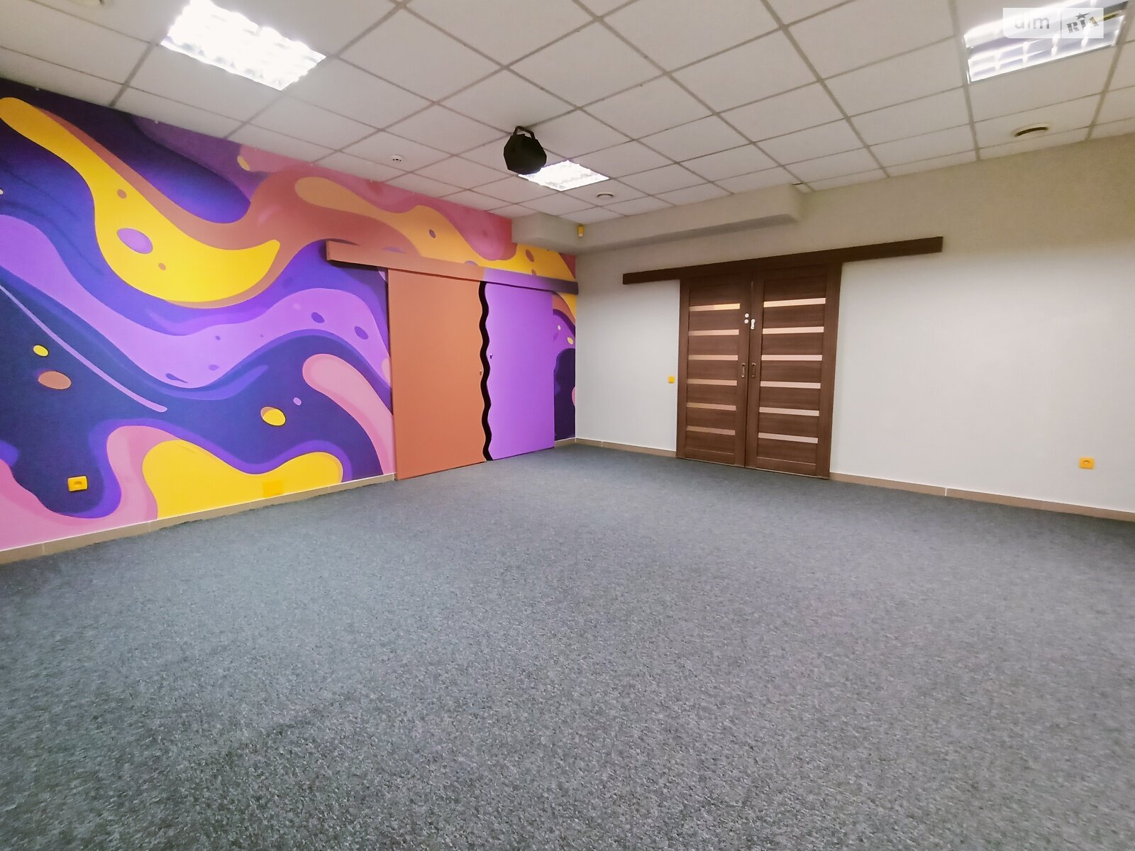 Комерційне приміщення в Івано-Франківську, здам в оренду по В’ячеслава Чорновола вулиця 82, район Центр, ціна: 24 675 грн за об’єкт фото 1