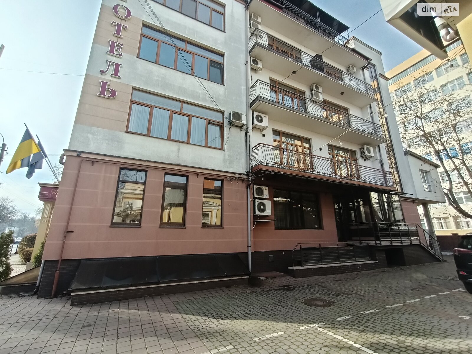 Комерційне приміщення в Івано-Франківську, здам в оренду по В’ячеслава Чорновола вулиця 82, район Центр, ціна: 24 675 грн за об’єкт фото 1