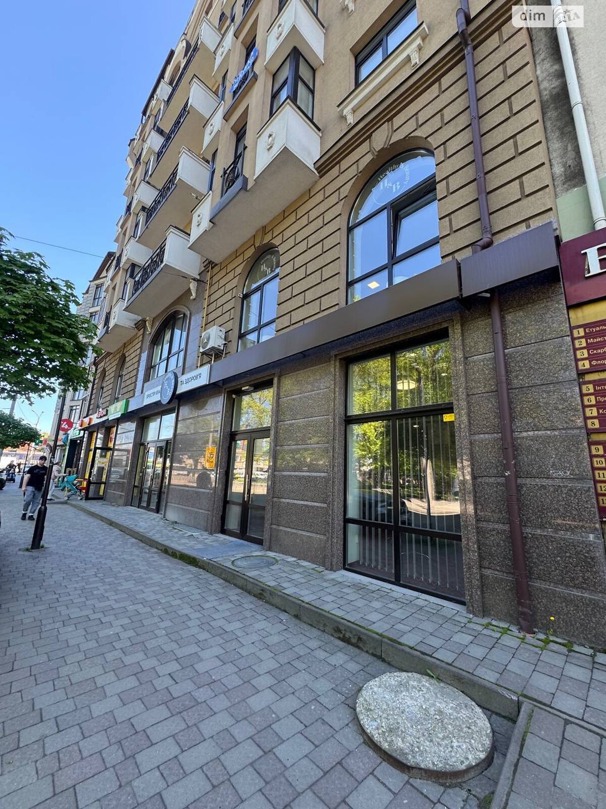 Комерційне приміщення в Івано-Франківську, здам в оренду по Залізнична вулиця, район Вокзал, ціна: 83 600 грн за об’єкт фото 1 Комерційне приміщення в Івано-Франківську, здам в оренду по Залізнична вулиця, район Вокзал, ціна: 83 600 грн за об’єкт фото 1