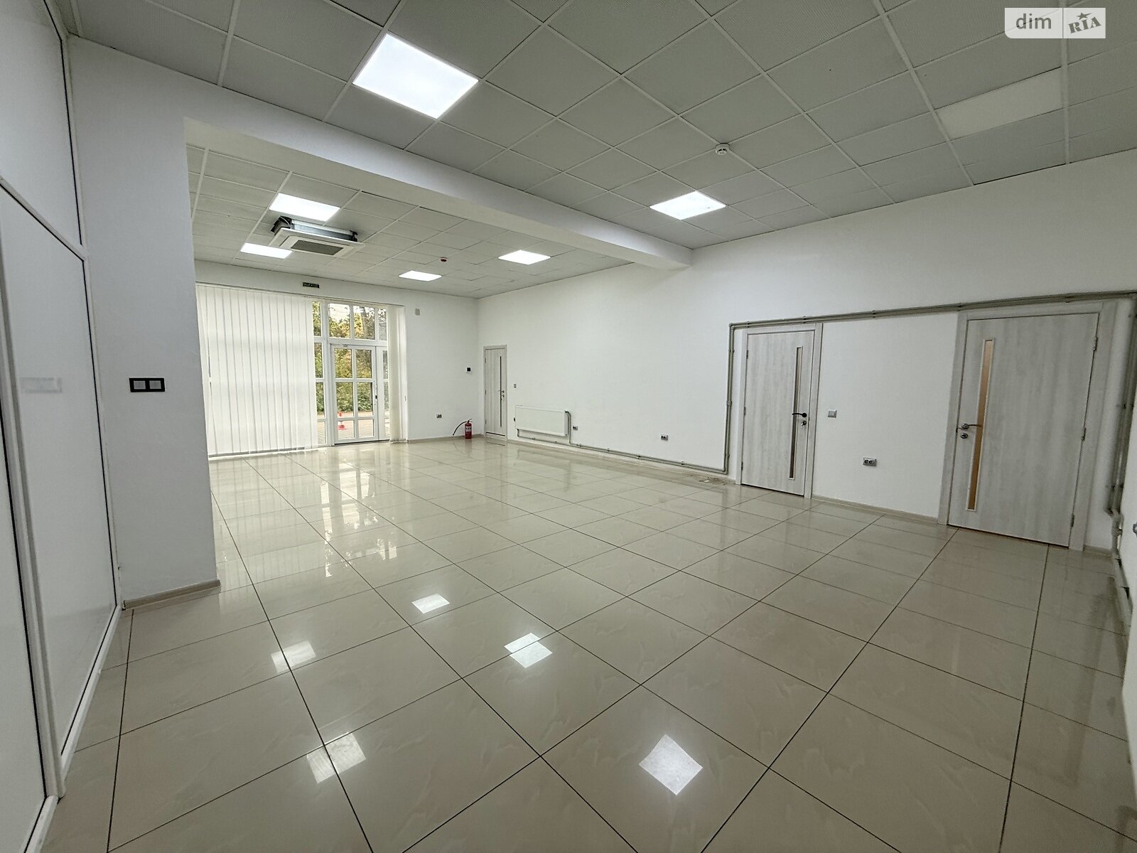 Комерційне приміщення в Житомирі, здам в оренду по Євгена Рихліка вулиця 4, район Богунський, ціна: 141 000 грн за об’єкт фото 1 Комерційне приміщення в Житомирі, здам в оренду по Євгена Рихліка вулиця 4, район Богунський, ціна: 141 000 грн за об’єкт фото 1