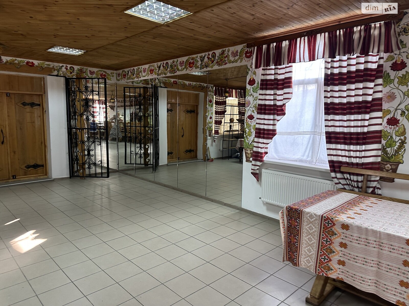 Комерційне приміщення в Жмеринці, здам в оренду по Валерія Брезденюка (Радянська) вулиця 33, район Жмеринка, ціна: 20 000 грн за об’єкт фото 1 Комерційне приміщення в Жмеринці, здам в оренду по Валерія Брезденюка (Радянська) вулиця 33, район Жмеринка, ціна: 20 000 грн за об’єкт фото 1
