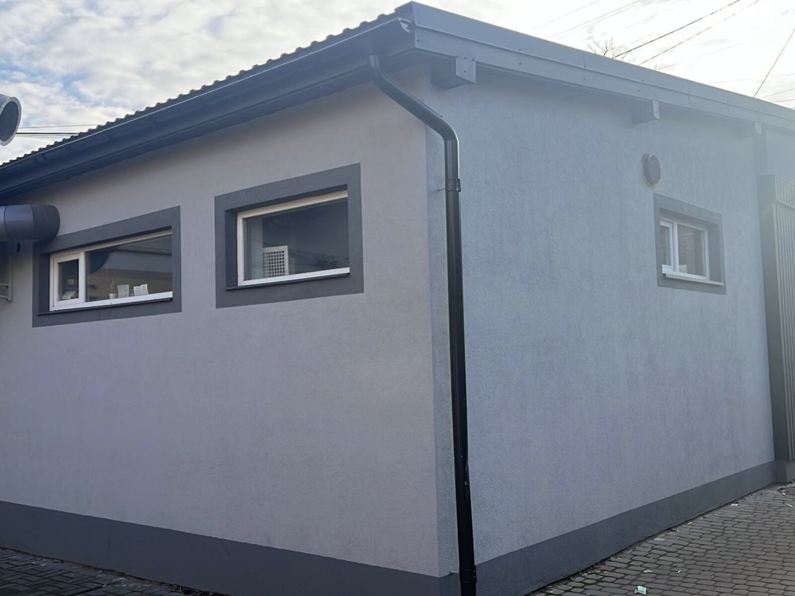 Коммерческое помещение в Жовкве, сдам в аренду по Коновальца улица, район Жолква, цена: 1 000 грн за объект фото 1