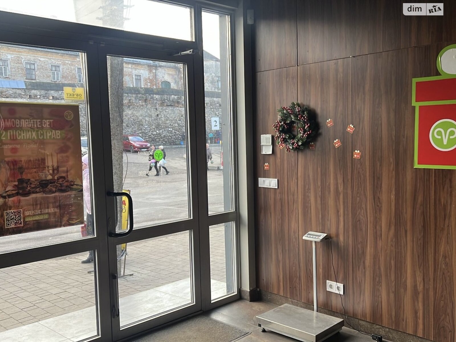 Коммерческое помещение в Жовкве, сдам в аренду по Коновальца улица, район Жолква, цена: 1 000 грн за объект фото 1