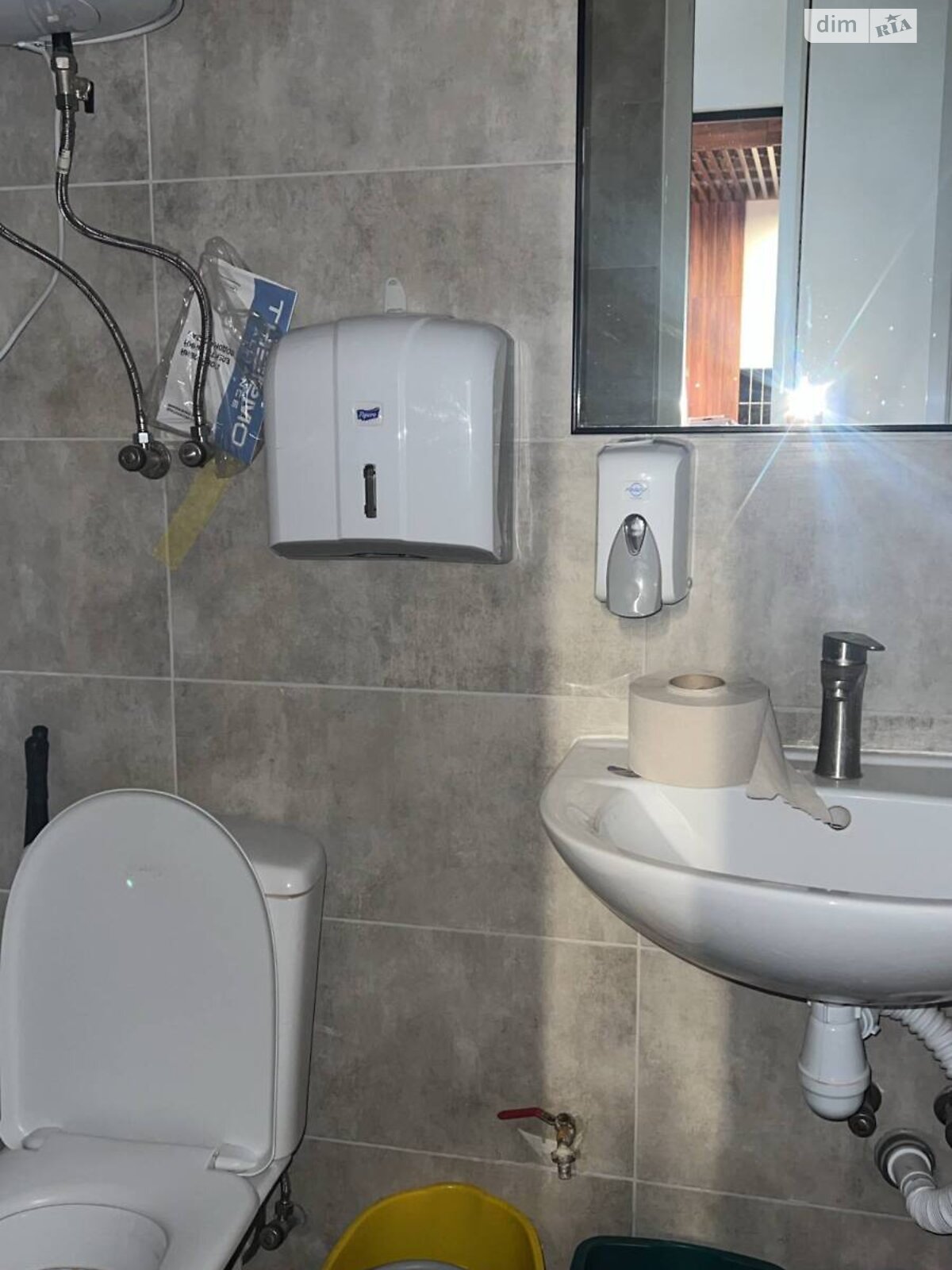 Коммерческое помещение в Жовкве, сдам в аренду по Коновальца улица, район Жолква, цена: 1 000 грн за объект фото 1