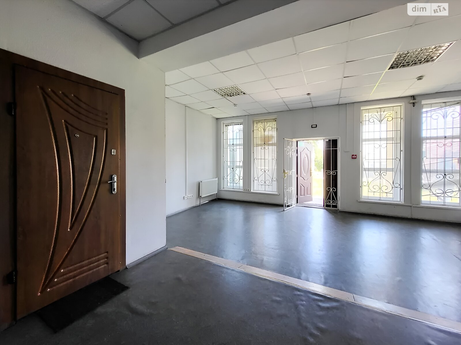 Комерційне приміщення в Калинівці, Вадима Нестерчука (Дзержинського) вулиця, ціна оренди: 40 000 грн за об’єкт фото 1 Комерційне приміщення в Калинівці, Вадима Нестерчука (Дзержинського) вулиця, ціна оренди: 40 000 грн за об’єкт фото 1