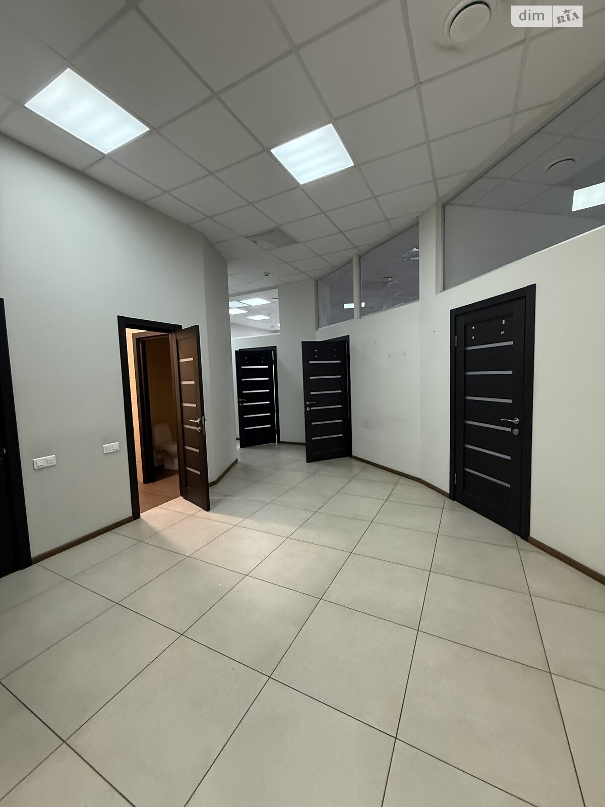 Комерційне приміщення в Києві, здам в оренду по Андрія Верхогляда (Драгомирова) вулиця 16, район Чорна Гора, ціна: 295 750 грн за об’єкт фото 1 Комерційне приміщення в Києві, здам в оренду по Андрія Верхогляда (Драгомирова) вулиця 16, район Чорна Гора, ціна: 295 750 грн за об’єкт фото 1