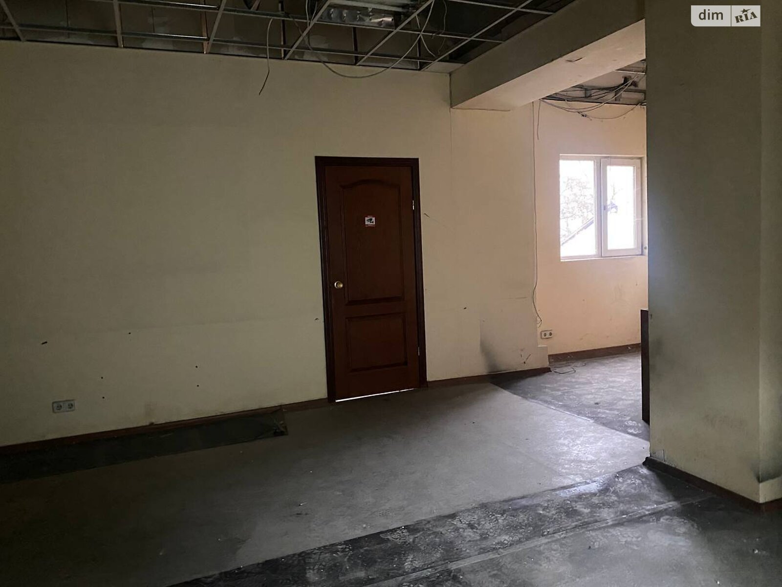 Комерційне приміщення в Києві, здам в оренду по Колекторна вулиця 3, район Дарницький, ціна: 6 400 грн за об’єкт фото 1 Комерційне приміщення в Києві, здам в оренду по Колекторна вулиця 3, район Дарницький, ціна: 6 400 грн за об’єкт фото 1