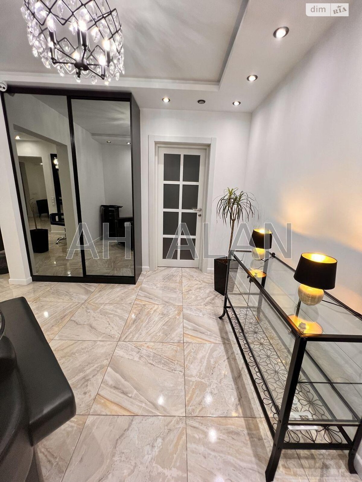 Коммерческое помещение в Киеве, сдам в аренду по Юлии Здановской (Ломоносова) улица 36В, район Голосеев, цена: 76 014 грн за объект фото 1