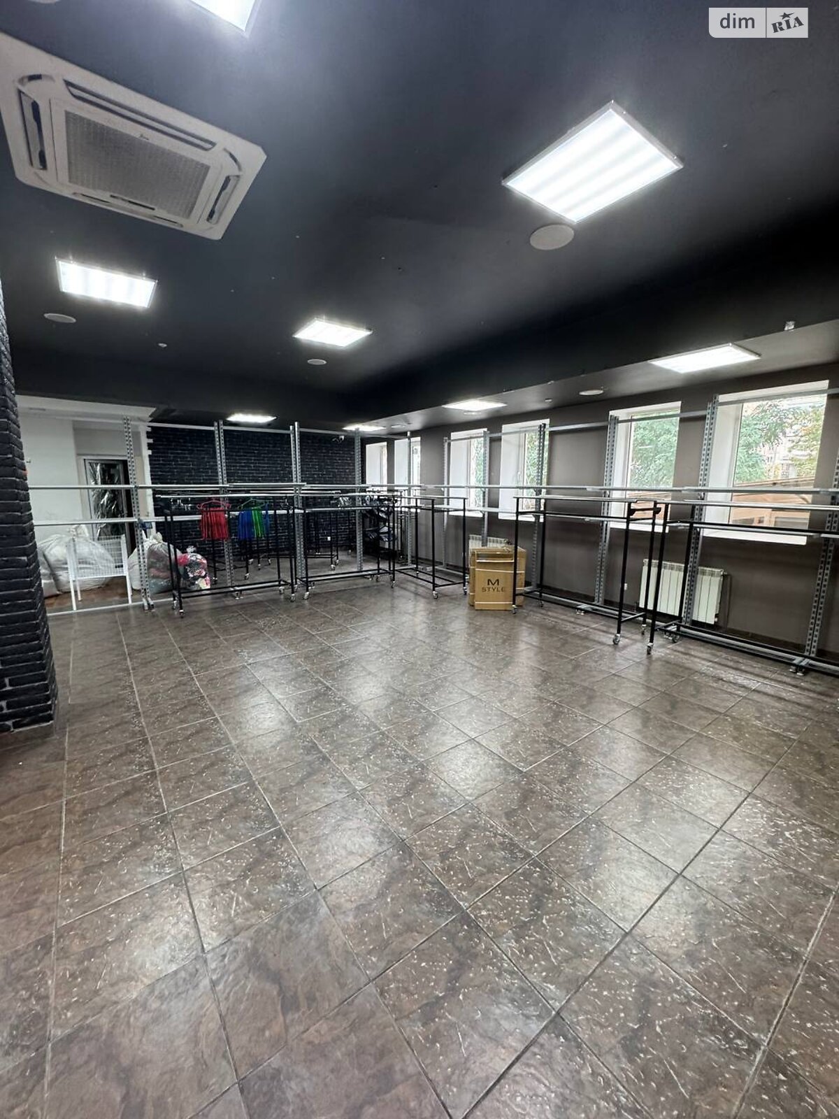 Комерційне приміщення в Києві, здам в оренду по Братства тарасівців (Декабристів) вулиця 7, район Харківський Масив, ціна: 70 000 грн за об’єкт фото 1