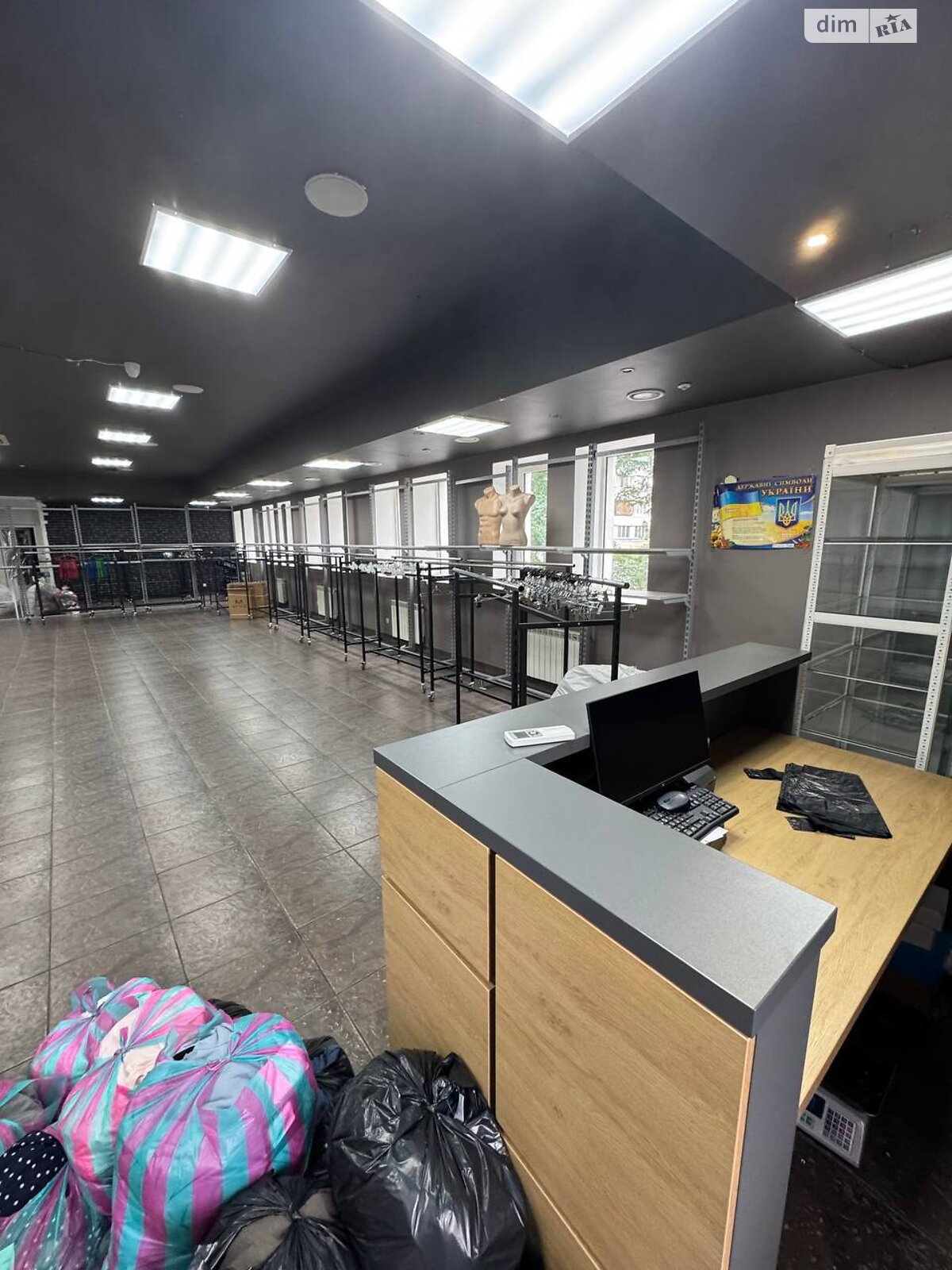 Комерційне приміщення в Києві, здам в оренду по Братства тарасівців (Декабристів) вулиця 7, район Харківський Масив, ціна: 70 000 грн за об’єкт фото 1