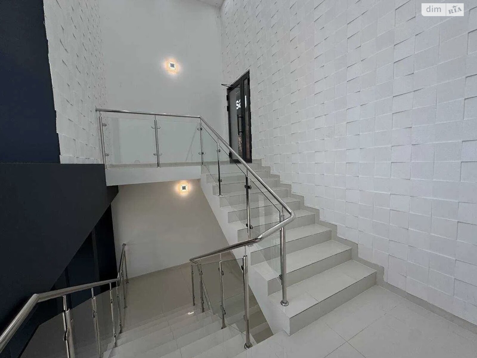 Комерційне приміщення в Києві, здам в оренду по Миколи Бажана проспект 17, район Харківський Масив, ціна: 17 000 грн за об’єкт фото 1 Комерційне приміщення в Києві, здам в оренду по Миколи Бажана проспект 17, район Харківський Масив, ціна: 17 000 грн за об’єкт фото 1