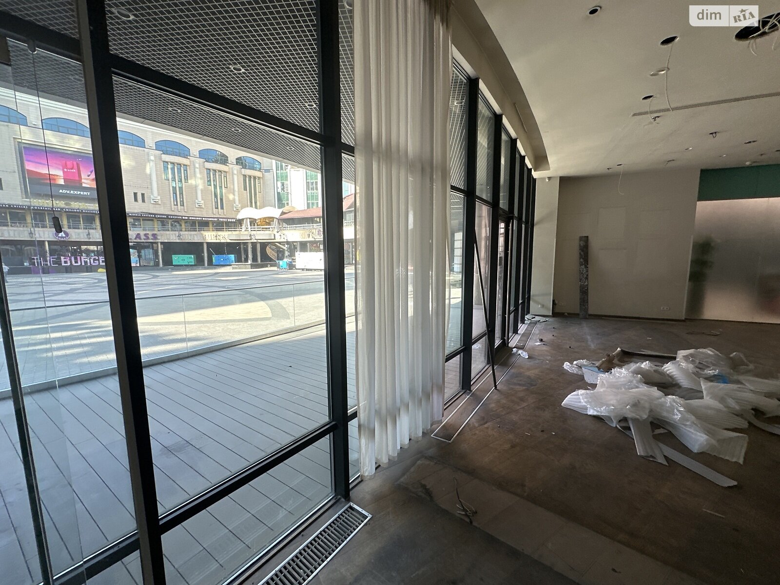 Комерційне приміщення в Києві, здам в оренду по Велика Васильківська вулиця 3, район Липки, ціна: 257 556 грн за об’єкт фото 1 Комерційне приміщення в Києві, здам в оренду по Велика Васильківська вулиця 3, район Липки, ціна: 257 556 грн за об’єкт фото 1
