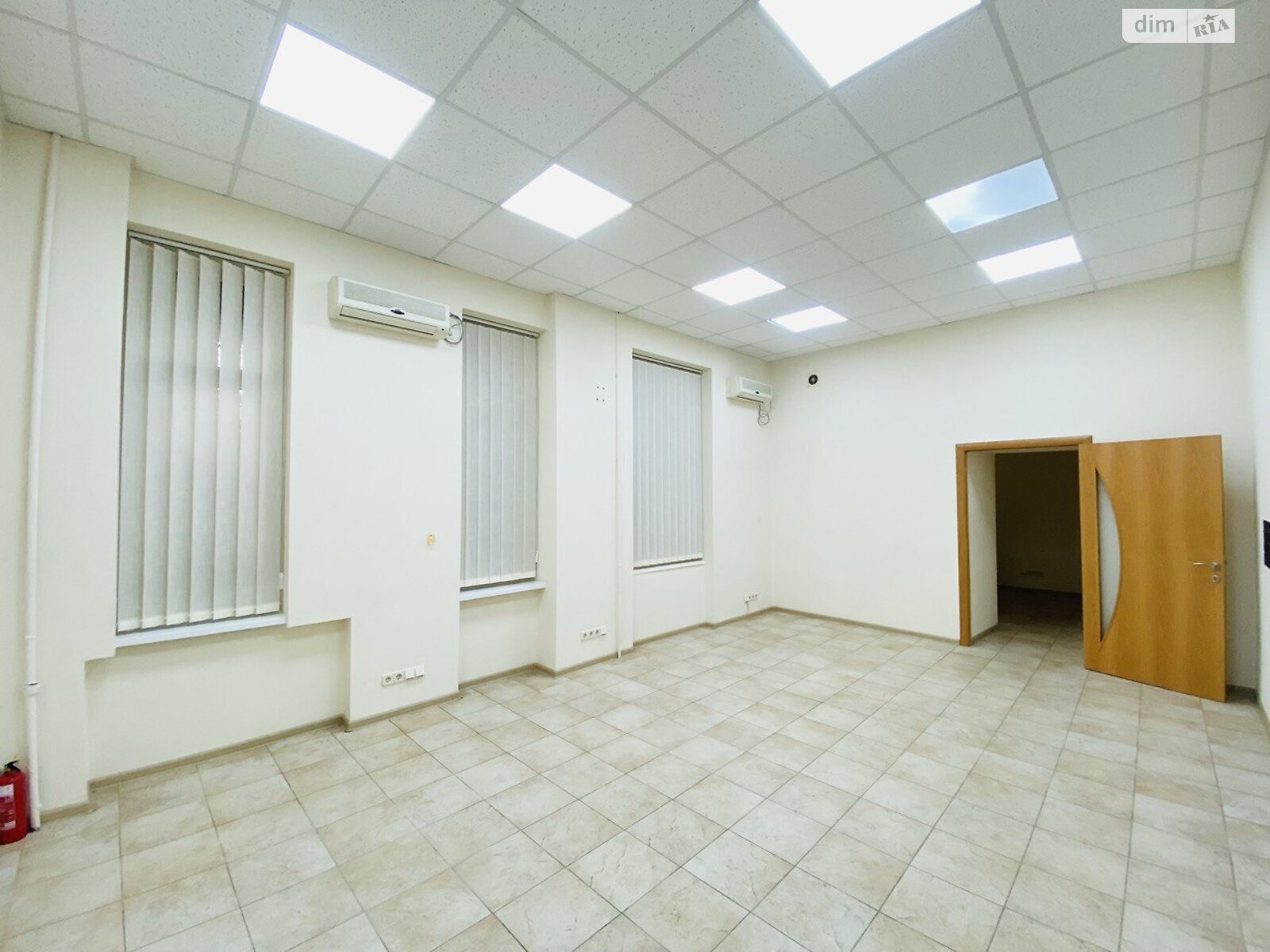 Коммерческое помещение в Киеве, сдам в аренду по Круглоуниверситетская улица 14, район Липки, цена: 20 000 грн за объект фото 1