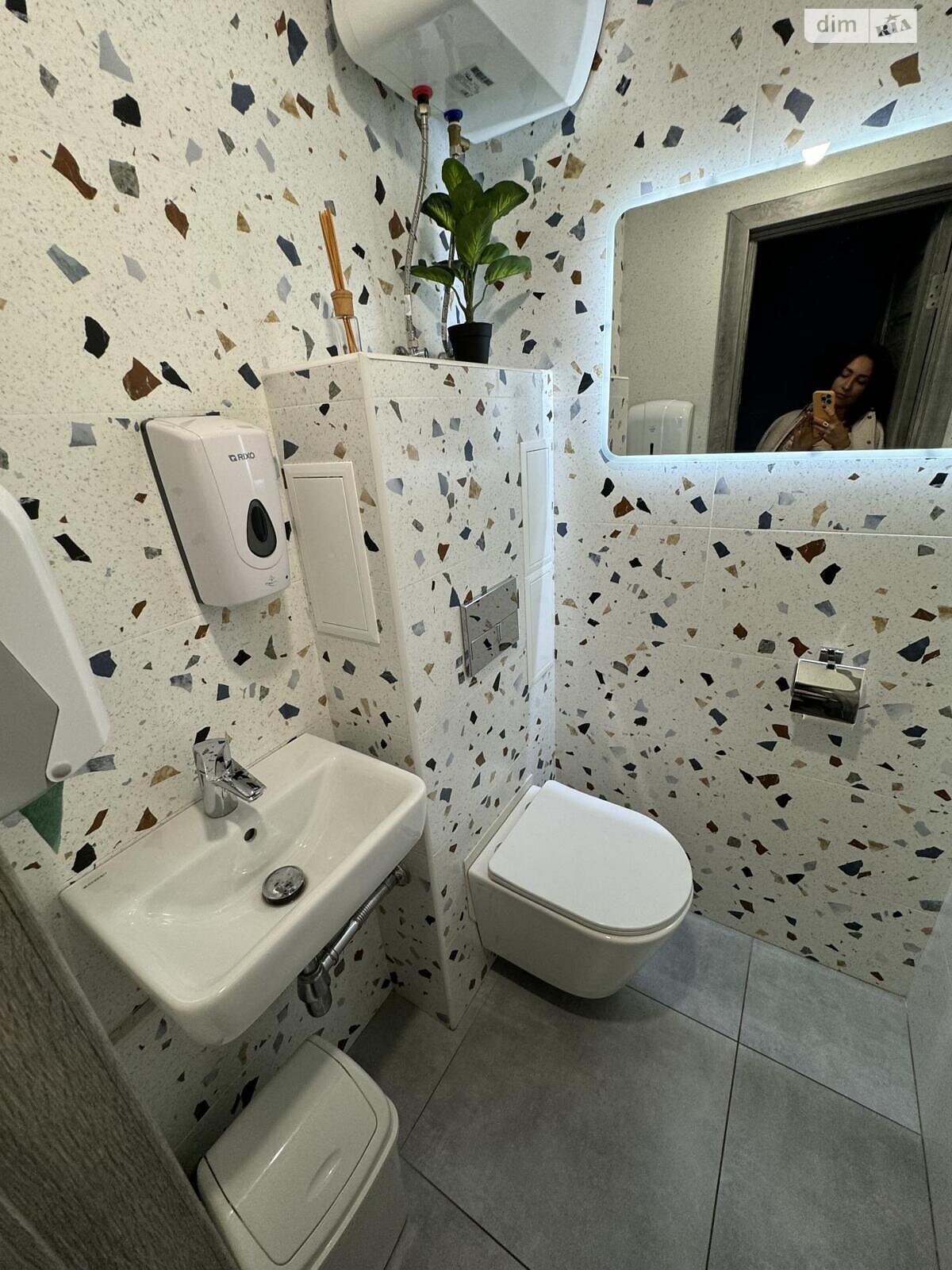 Коммерческое помещение в Киеве, сдам в аренду по Салютная улица 2 корпус 9, район Нивки, цена: 25 000 грн за объект фото 1