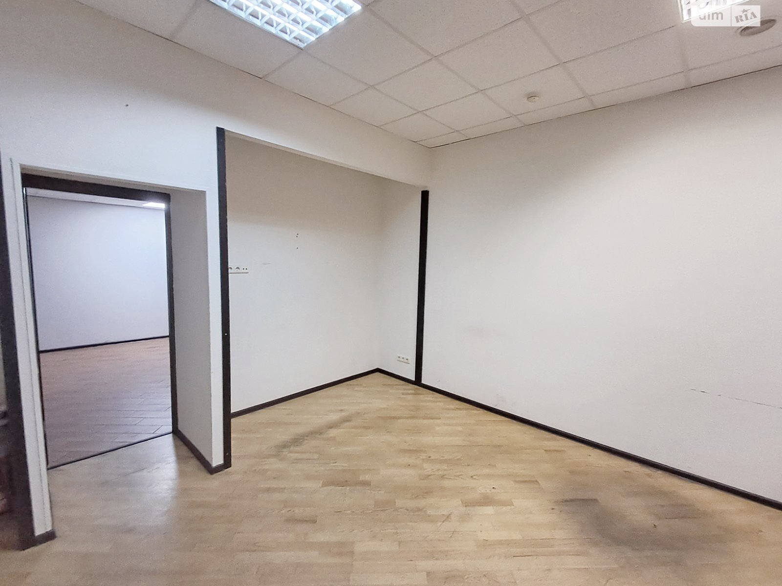 Коммерческое помещение в Киеве, сдам в аренду по Рылеева улица, район Оболонский, цена: 20 045 грн за объект фото 1