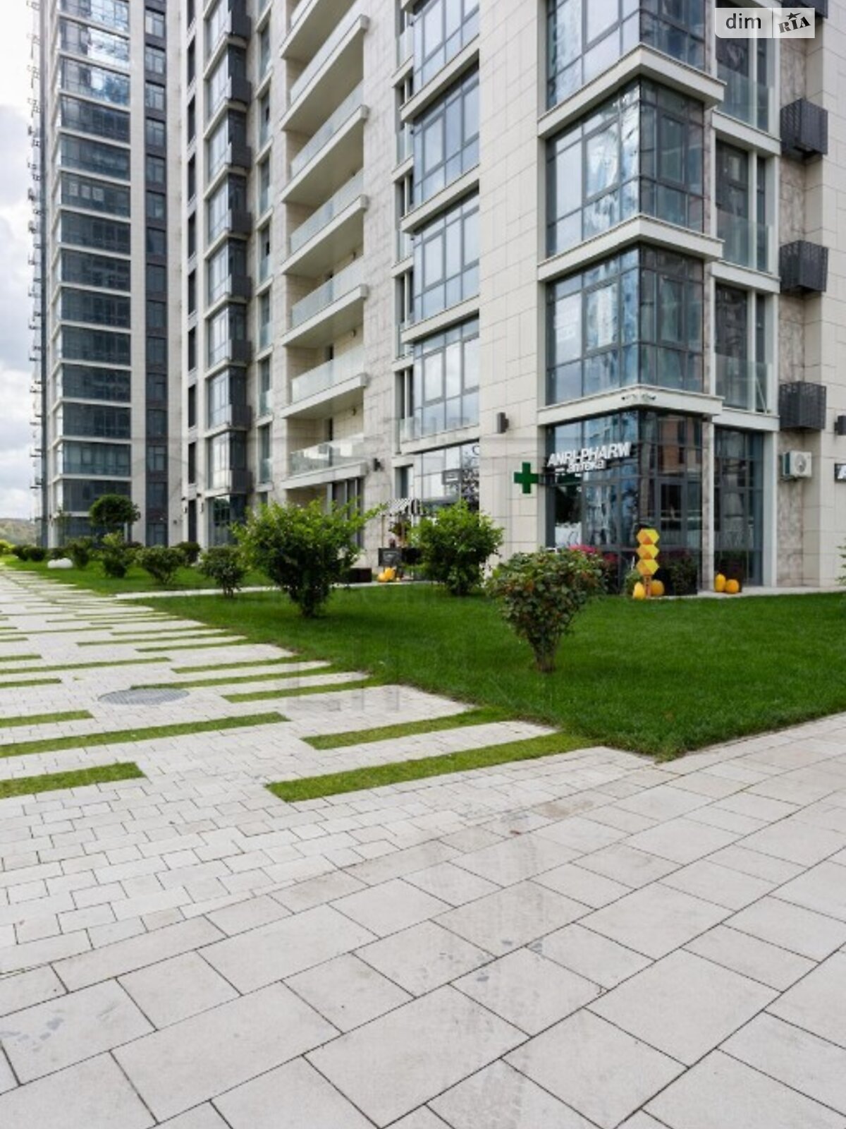 Коммерческое помещение в Киеве, сдам в аренду по Андрея Верхогляда (Драгомирова) улица, район Печерский, цена: 341 577 грн за объект фото 1 Коммерческое помещение в Киеве, сдам в аренду по Андрея Верхогляда (Драгомирова) улица, район Печерский, цена: 341 577 грн за объект фото 1