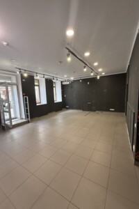 Коммерческое помещение в Киеве, сдам в аренду по Межигорская улица 17, район Подол, цена: 80 000 грн за объект фото 2 Коммерческое помещение в Киеве, сдам в аренду по Межигорская улица 17, район Подол, цена: 80 000 грн за объект фото 2