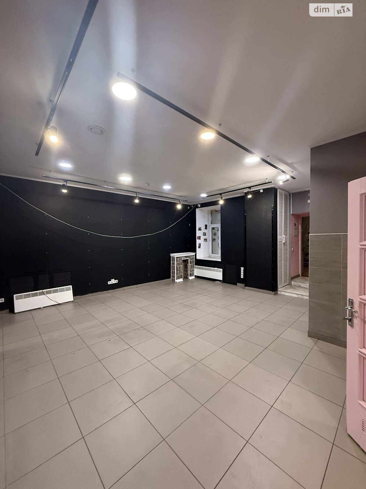 Коммерческое помещение в Киеве, сдам в аренду по Межигорская улица 17, район Подол, цена: 80 000 грн за объект фото 1 Коммерческое помещение в Киеве, сдам в аренду по Межигорская улица 17, район Подол, цена: 80 000 грн за объект фото 1