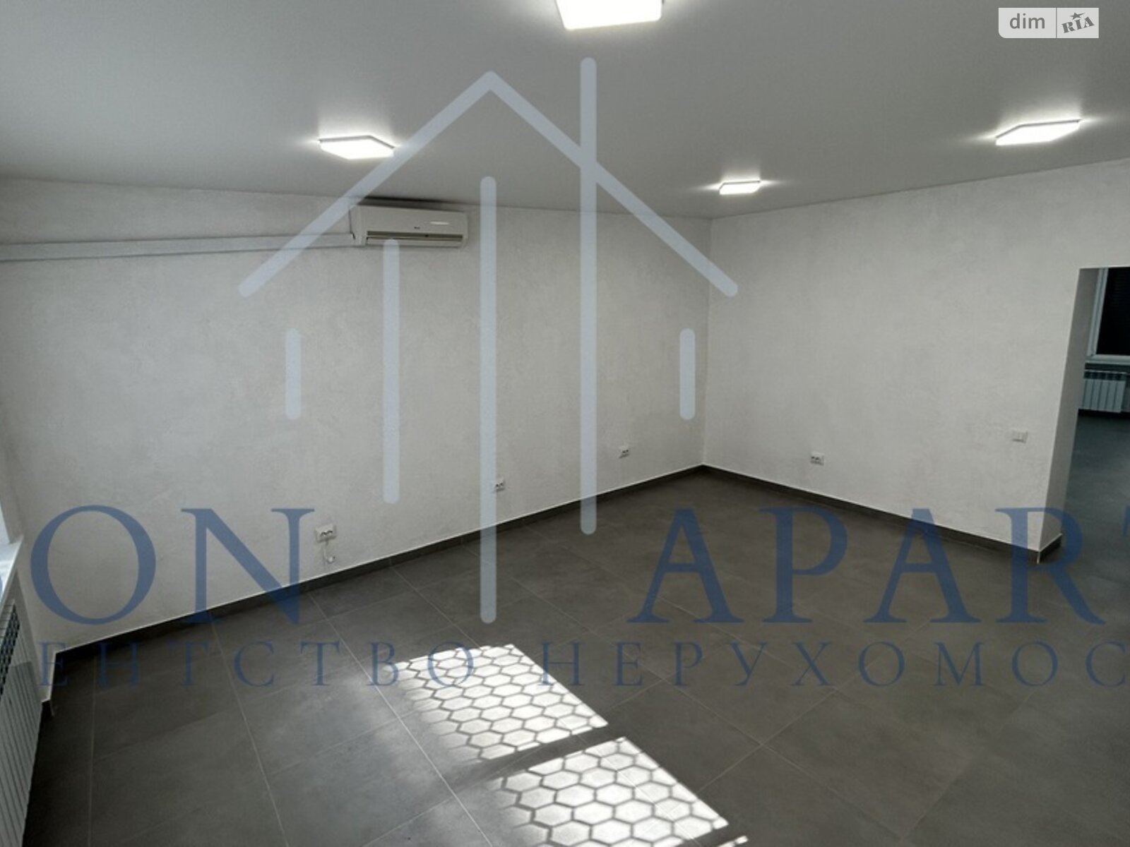 Коммерческое помещение в Киеве, сдам в аренду по Набережно-Крещатицкая улица 35, район Подол, цена: 35 000 грн за объект фото 1