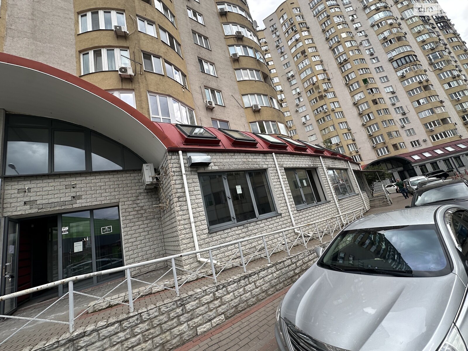 Коммерческое помещение в Киеве, сдам в аренду по Днепровская набережная 19, район Позняки, цена: 300 000 грн за объект фото 1 Коммерческое помещение в Киеве, сдам в аренду по Днепровская набережная 19, район Позняки, цена: 300 000 грн за объект фото 1