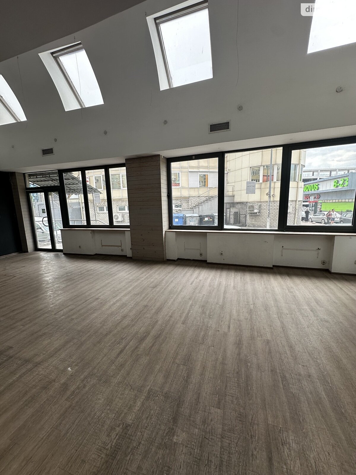 Коммерческое помещение в Киеве, сдам в аренду по Днепровская набережная 19, район Позняки, цена: 300 000 грн за объект фото 1 Коммерческое помещение в Киеве, сдам в аренду по Днепровская набережная 19, район Позняки, цена: 300 000 грн за объект фото 1