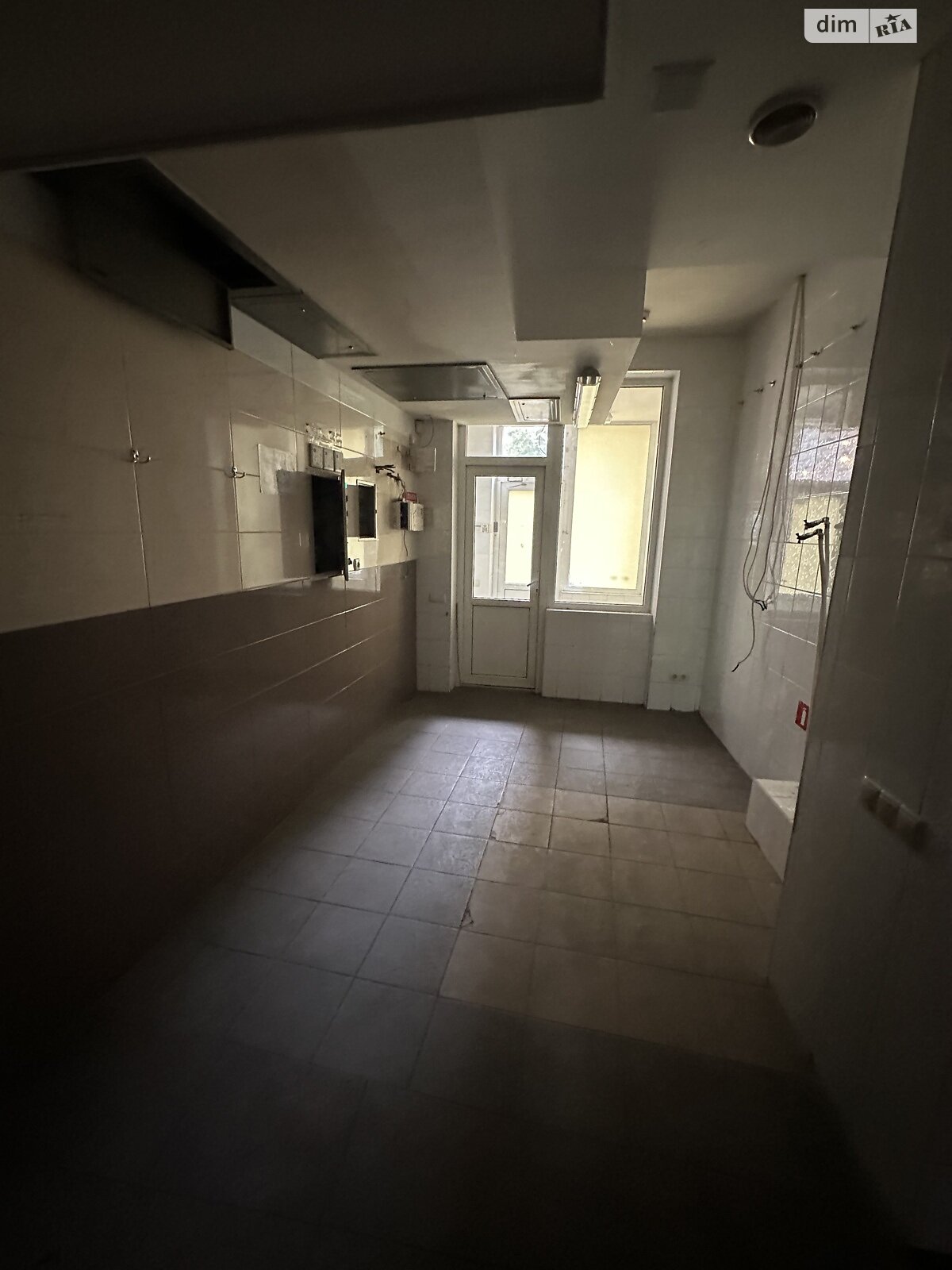 Коммерческое помещение в Киеве, сдам в аренду по Днепровская набережная 19, район Позняки, цена: 300 000 грн за объект фото 1 Коммерческое помещение в Киеве, сдам в аренду по Днепровская набережная 19, район Позняки, цена: 300 000 грн за объект фото 1