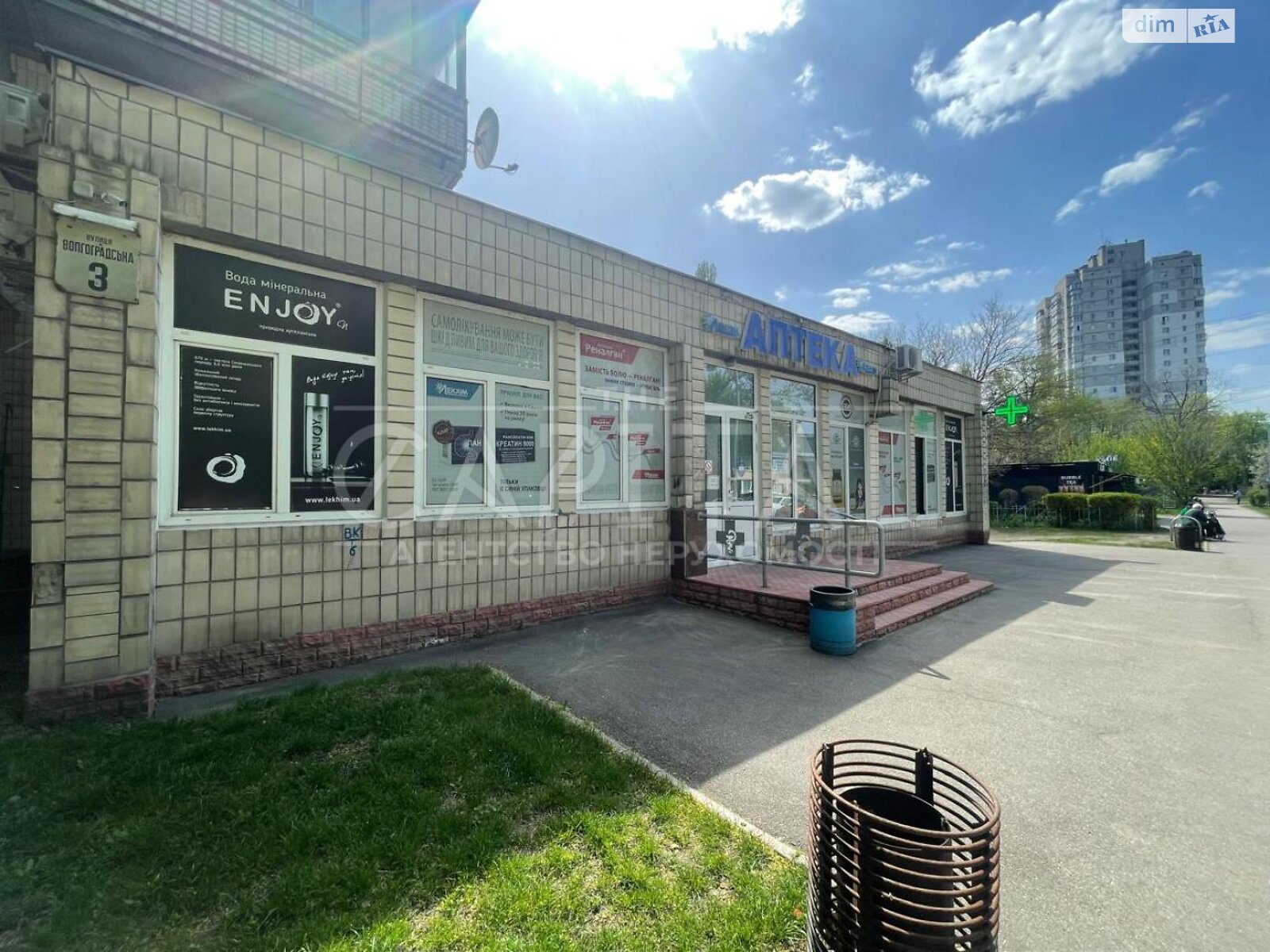 Комерційне приміщення в Києві, Романа Ратушного (Волгоградська) вулиця 3, ціна оренди: 96 025 грн за об’єкт фото 1 Комерційне приміщення в Києві, Романа Ратушного (Волгоградська) вулиця 3, ціна оренди: 96 025 грн за об’єкт фото 1