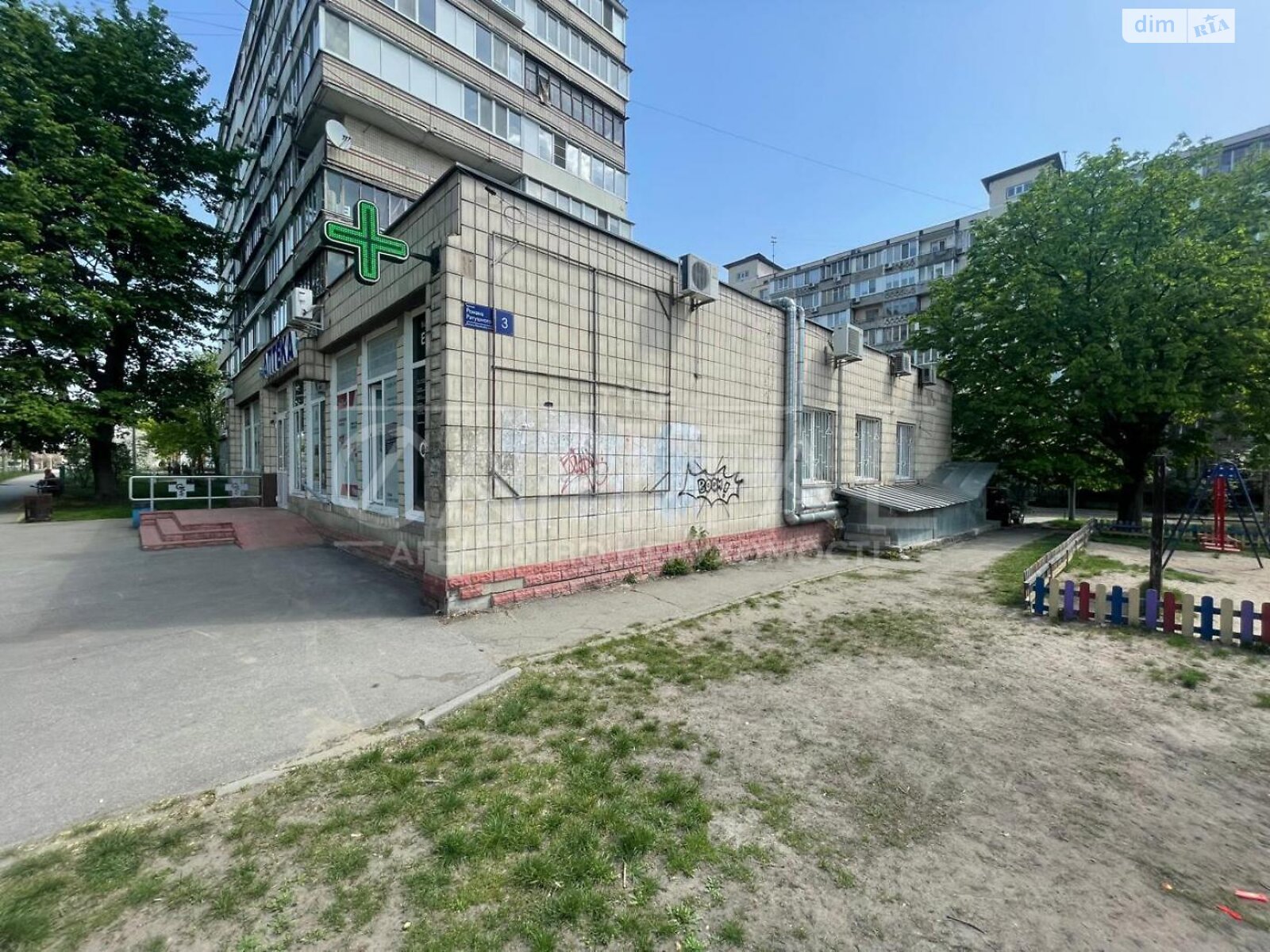 Комерційне приміщення в Києві, Романа Ратушного (Волгоградська) вулиця 3, ціна оренди: 96 025 грн за об’єкт фото 1 Комерційне приміщення в Києві, Романа Ратушного (Волгоградська) вулиця 3, ціна оренди: 96 025 грн за об’єкт фото 1