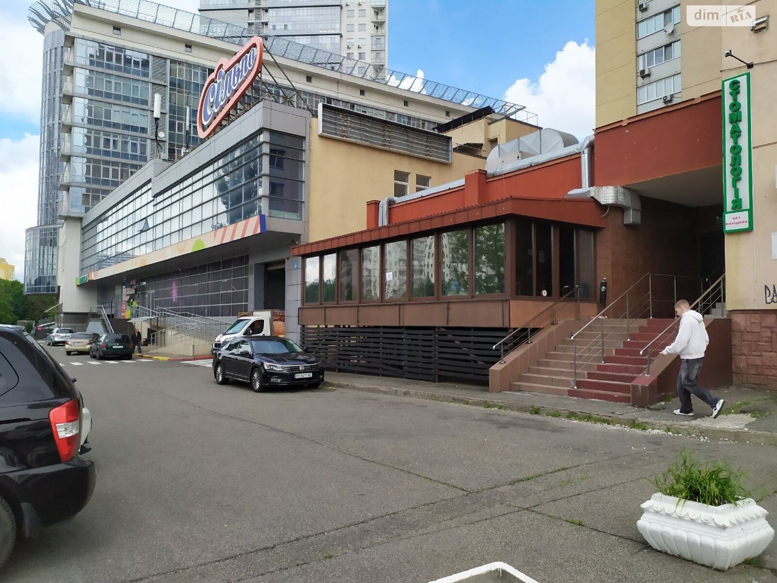 Коммерческое помещение в Киеве, сдам в аренду по Дарницкий бульвар 8, район Северно-Броварский Масив, цена: 90 000 грн за объект фото 1 Коммерческое помещение в Киеве, сдам в аренду по Дарницкий бульвар 8, район Северно-Броварский Масив, цена: 90 000 грн за объект фото 1