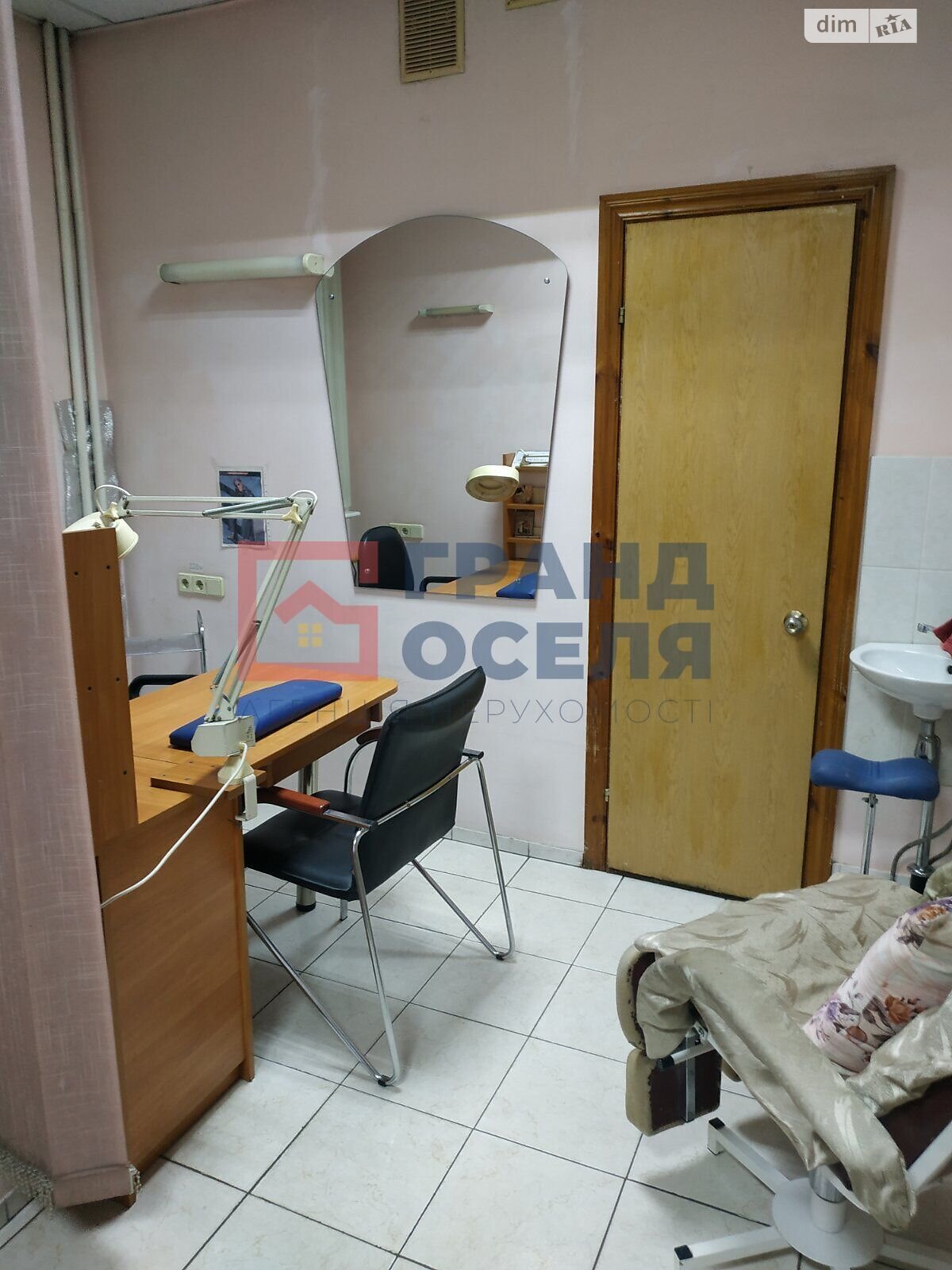 Комерційне приміщення в Києві, здам в оренду по Академіка Булаховського вулиця 5Г, район Святошинський, ціна: 20 000 грн за об’єкт фото 1 Комерційне приміщення в Києві, здам в оренду по Академіка Булаховського вулиця 5Г, район Святошинський, ціна: 20 000 грн за об’єкт фото 1