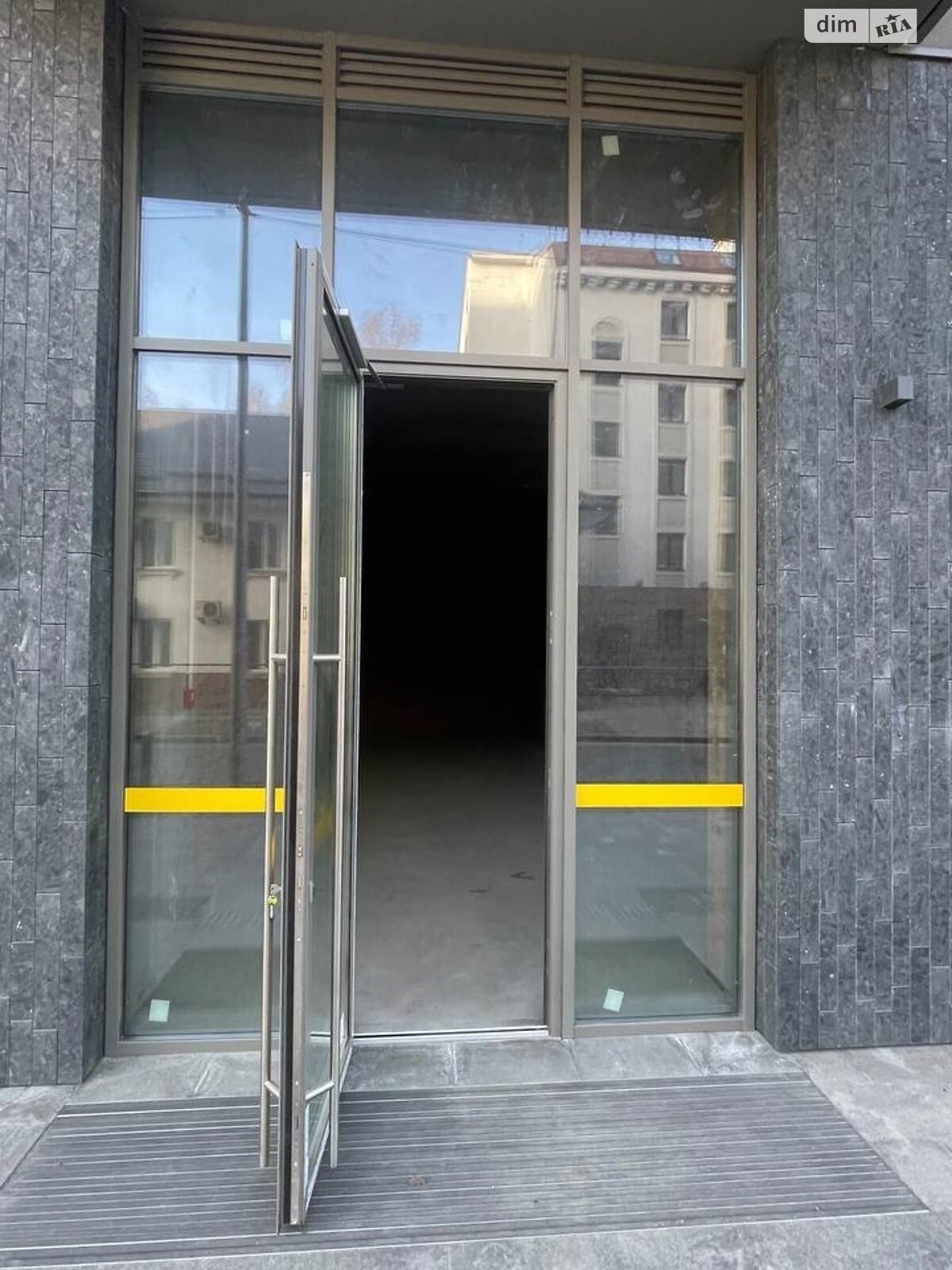 Коммерческое помещение в Киеве, сдам в аренду по Вавиловых улица 11, район Сырец, цена: 78 000 грн за объект фото 1 Коммерческое помещение в Киеве, сдам в аренду по Вавиловых улица 11, район Сырец, цена: 78 000 грн за объект фото 1